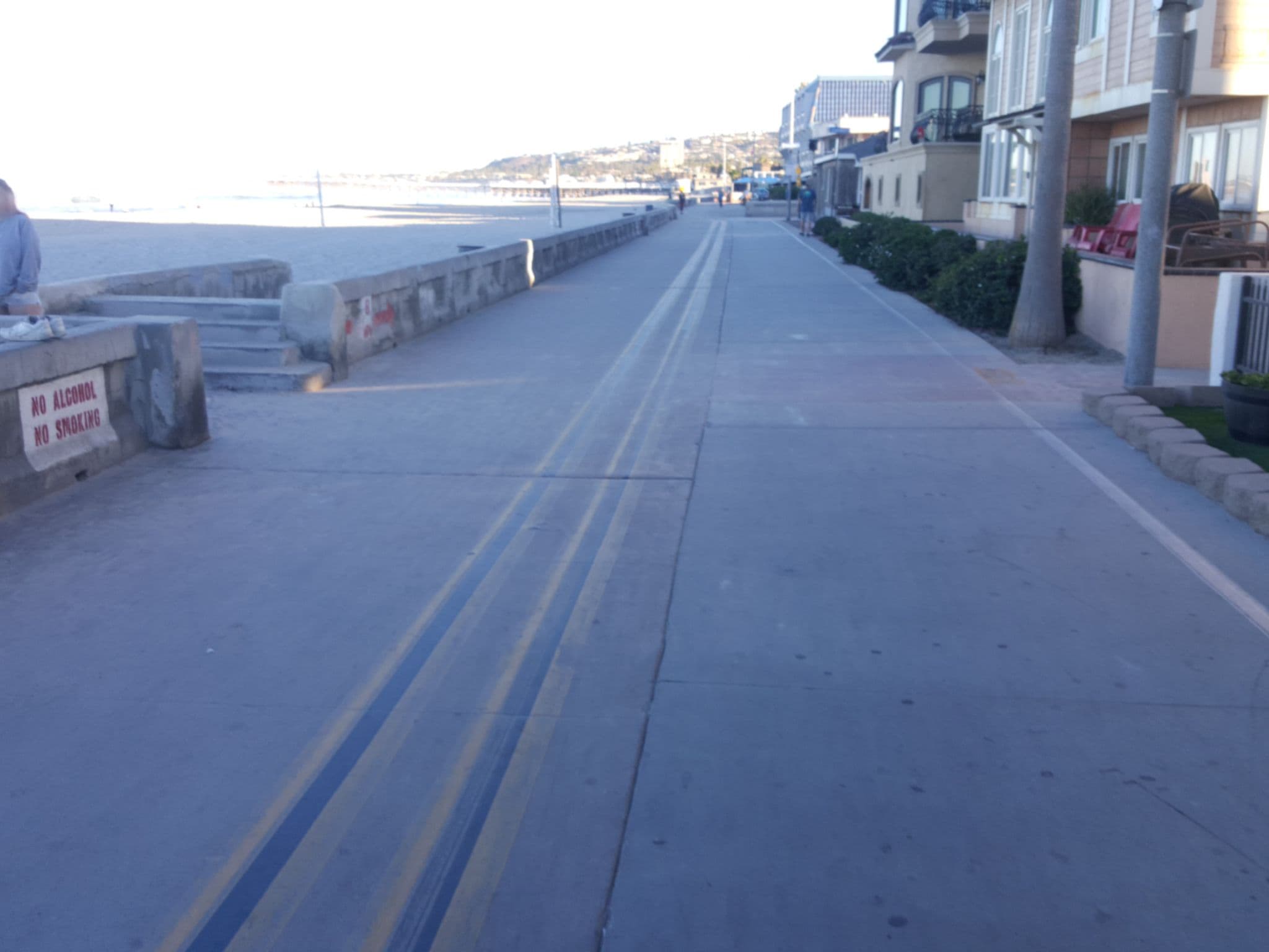 Street view near San Diego Beach King, La Jolla — © shimyhowller (CC BY-SA · Mapillary)