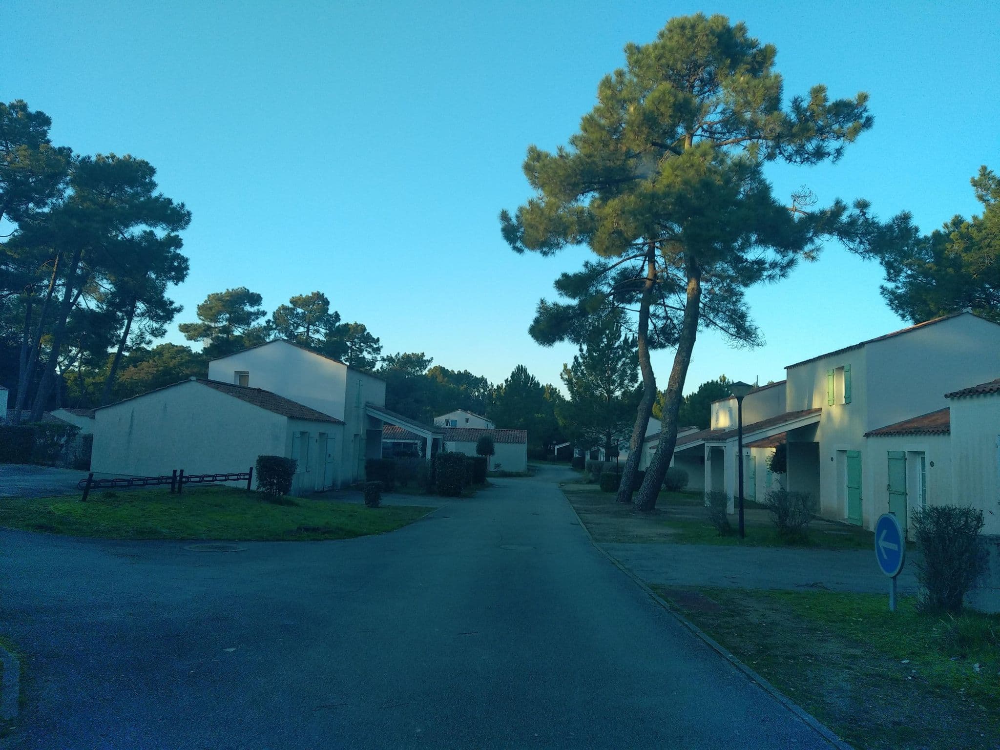 Street view near Le Domaine des Oyats, Longeville-sur-Mer — © tif35 (CC BY-SA · Mapillary)