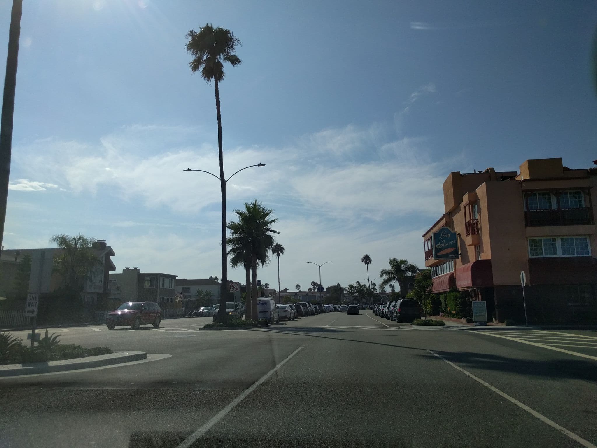 Street view near Bay Shores Inn Sun Deck, Newport Beach — © mly_lax03 (CC BY-SA · Mapillary)