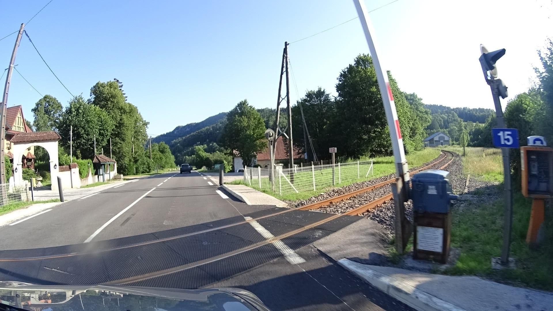 Street view near Auberge des Gourmets, Champagnole — © tanonin (CC BY-SA · Mapillary)