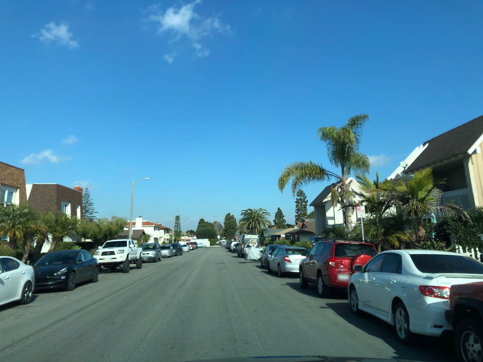 Street view near The Word, Seal Beach — © cfwarren3 (CC BY-SA · Mapillary)
