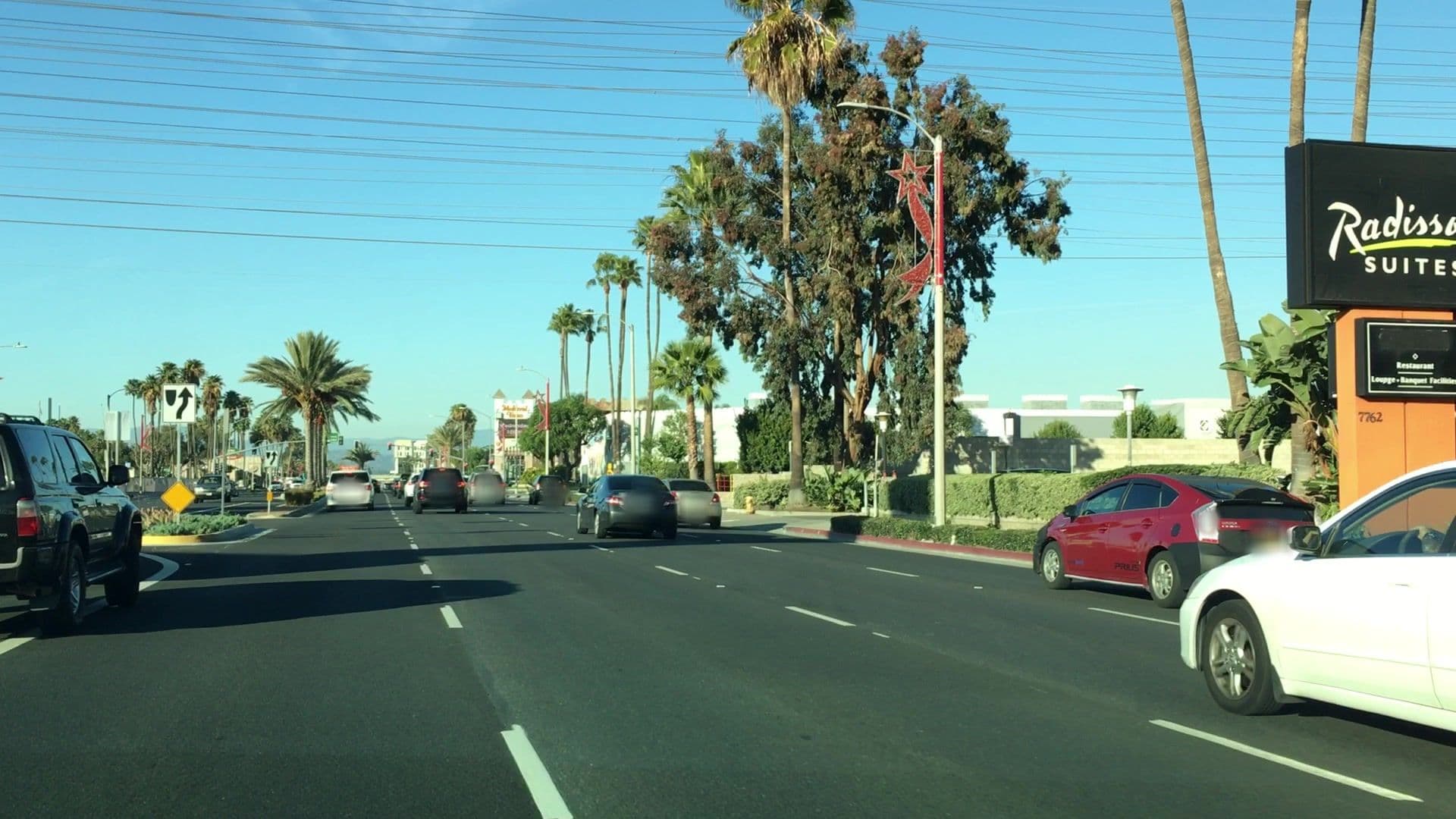 Street view near Radisson Suites Hotel Anaheim - Buena Park, Buena Park — © lvl5 (CC BY-SA · Mapillary)