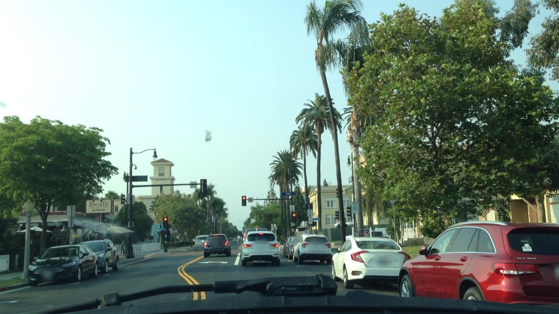Street view near Ruta's Old Town Inn, Orange — © lvl5 (CC BY-SA · Mapillary)