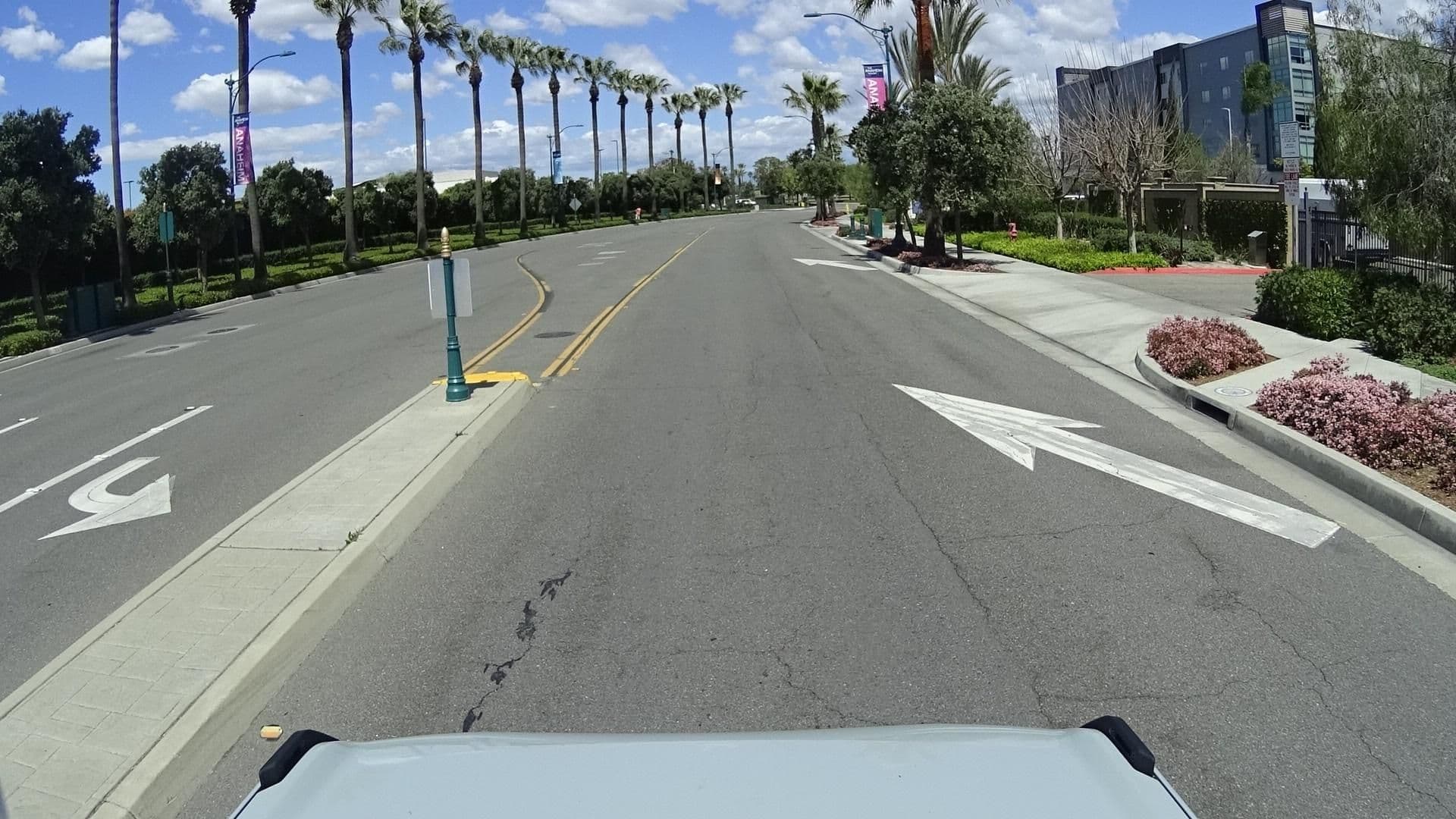 Street view near Pool, Anaheim — © marker_geo (CC BY-SA · Mapillary)