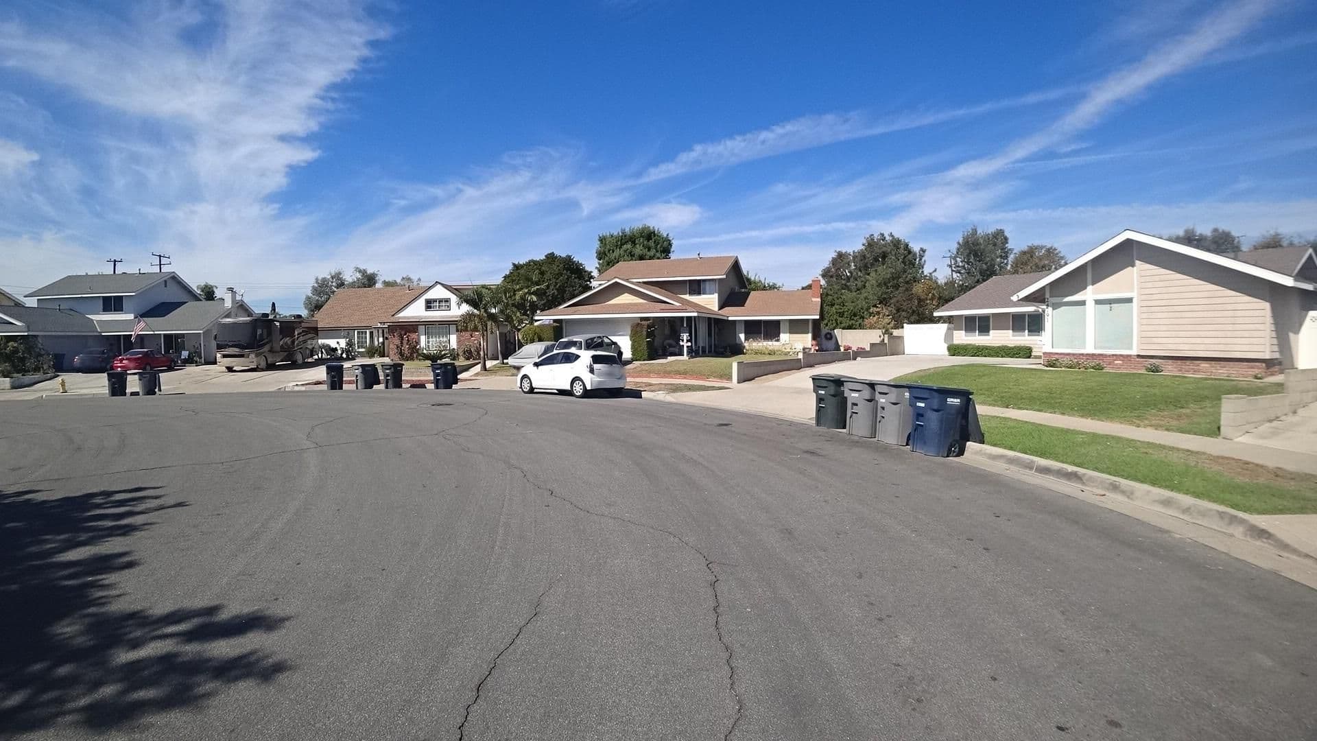 Street view near JA's money Grandmas Hou$e, Lake Forest — © marker_geo (CC BY-SA · Mapillary)