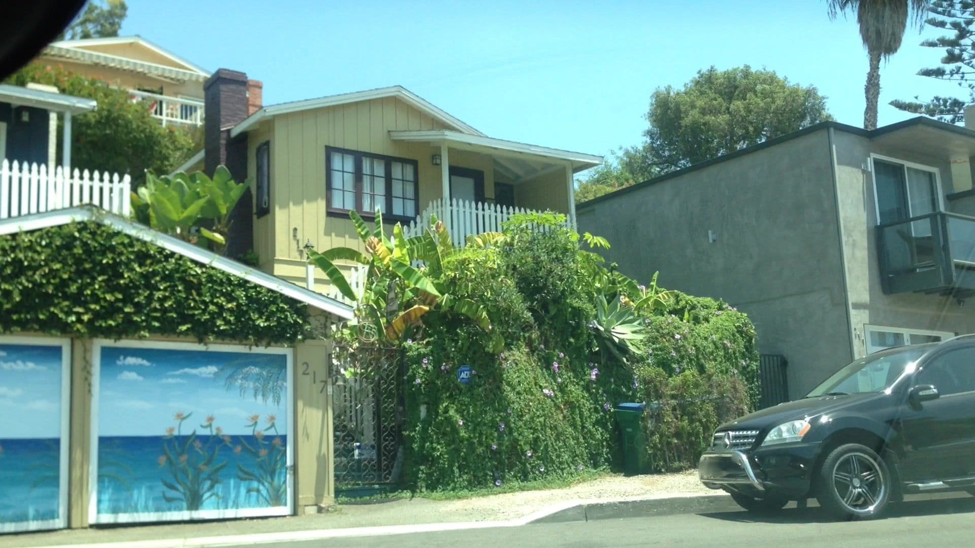 Street view near Laguna Magical Cottage, Laguna Beach — © lvl5 (CC BY-SA · Mapillary)