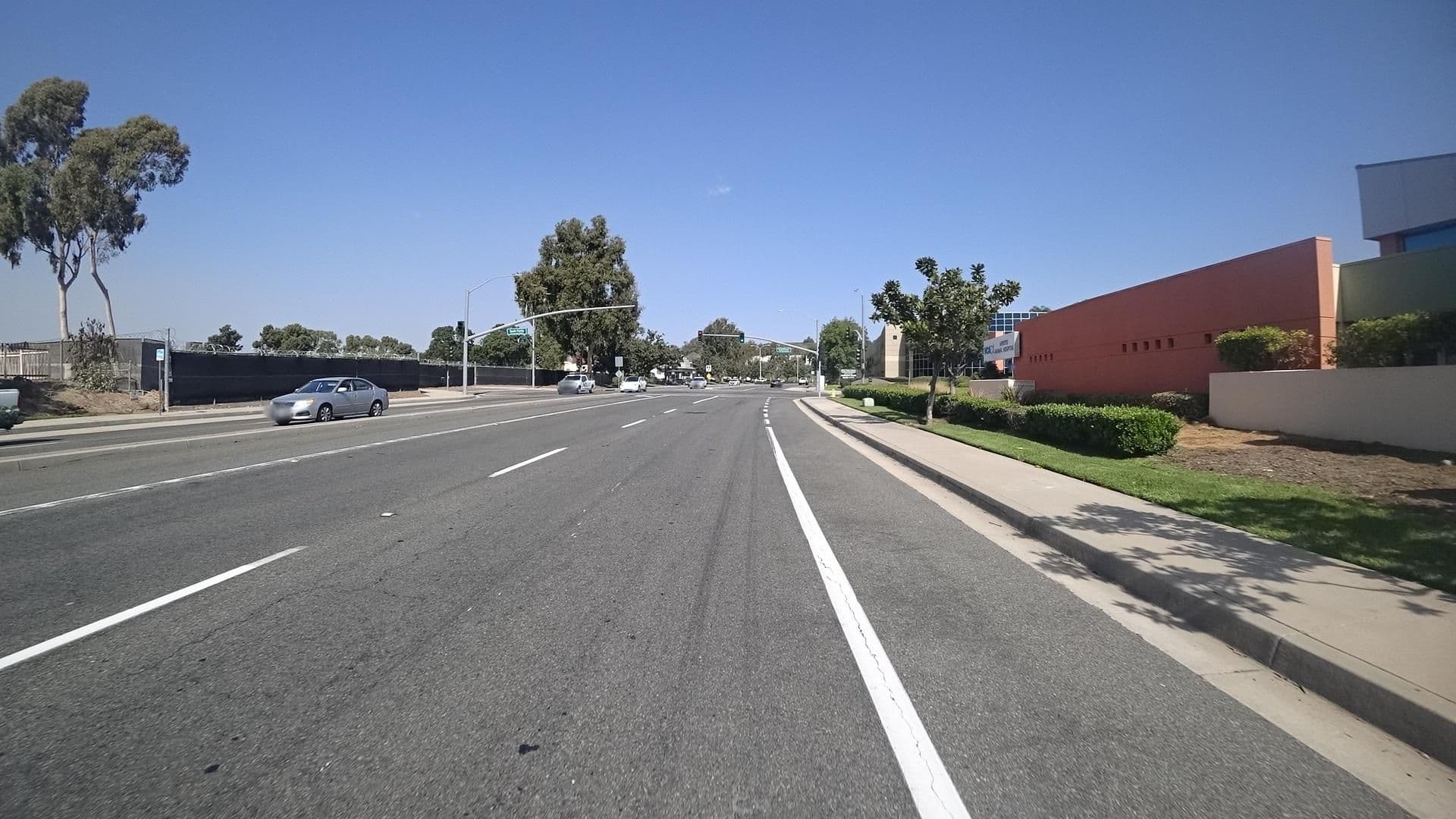 Street view near Marriott-Execustay, Lake Forest — © marker_geo (CC BY-SA · Mapillary)