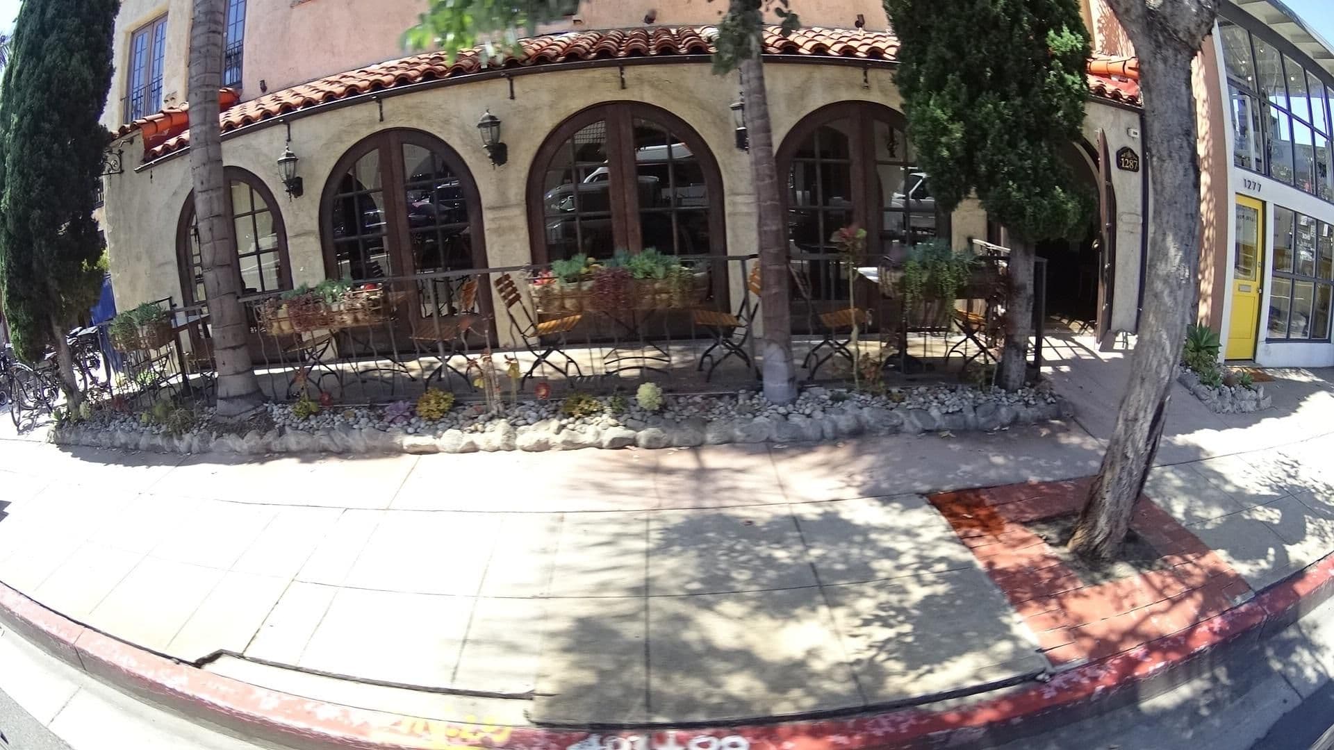 Street view near Casa Resorts, Laguna Beach — © marker_geo (CC BY-SA · Mapillary)