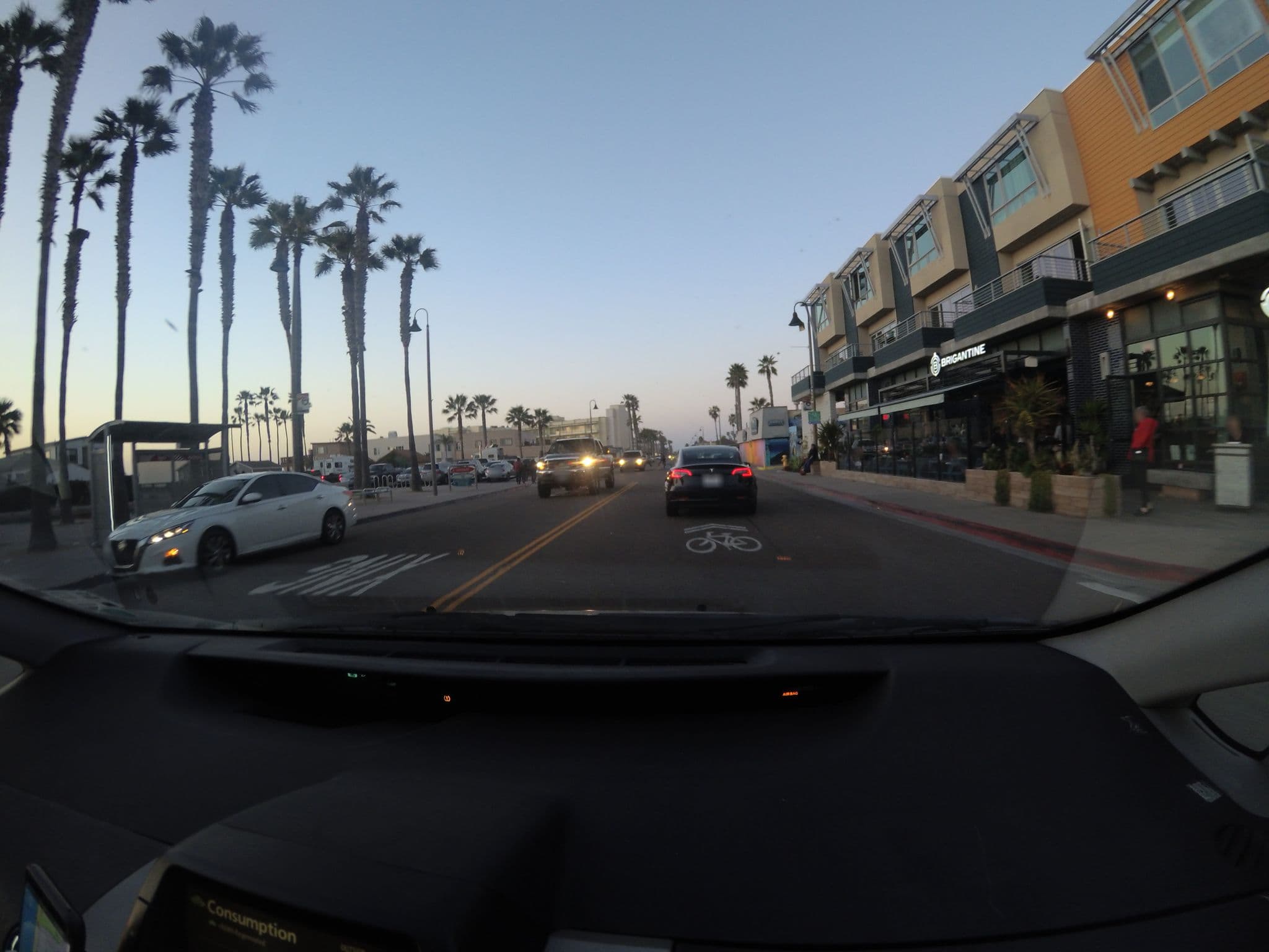 Street view near Beachbreak 10, Imperial Beach — © 1egoman (CC BY-SA · Mapillary)
