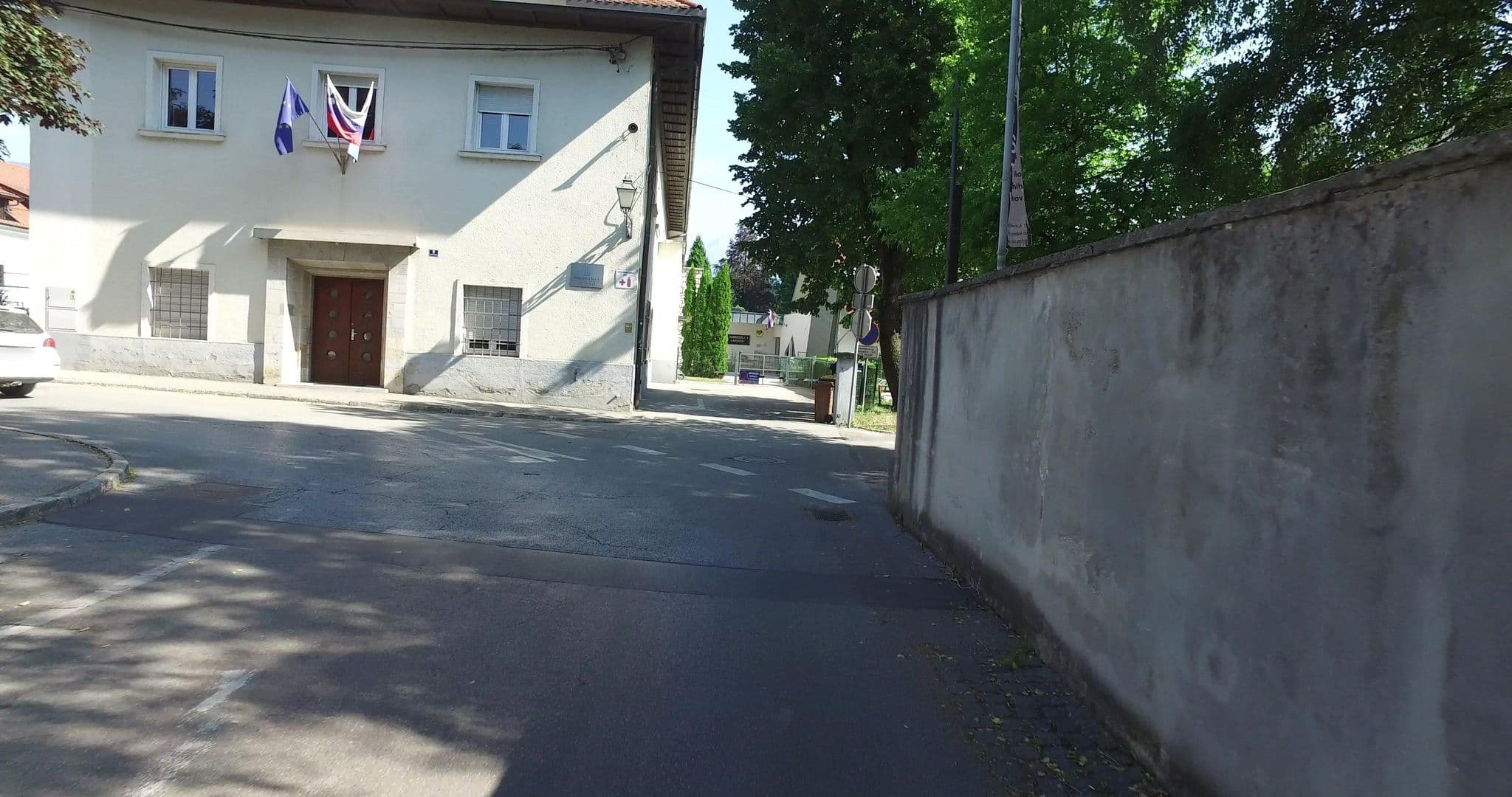 Street view near Hotel Malograjski dvor, Kamnik — © ZigaD (CC BY-SA · Mapillary)
