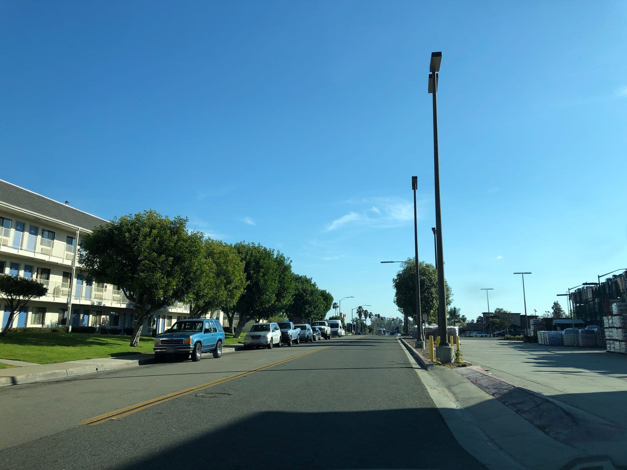 Street view near FlaheeeziePostOP/UP, Escondido — © mikeloz (CC BY-SA · Mapillary)
