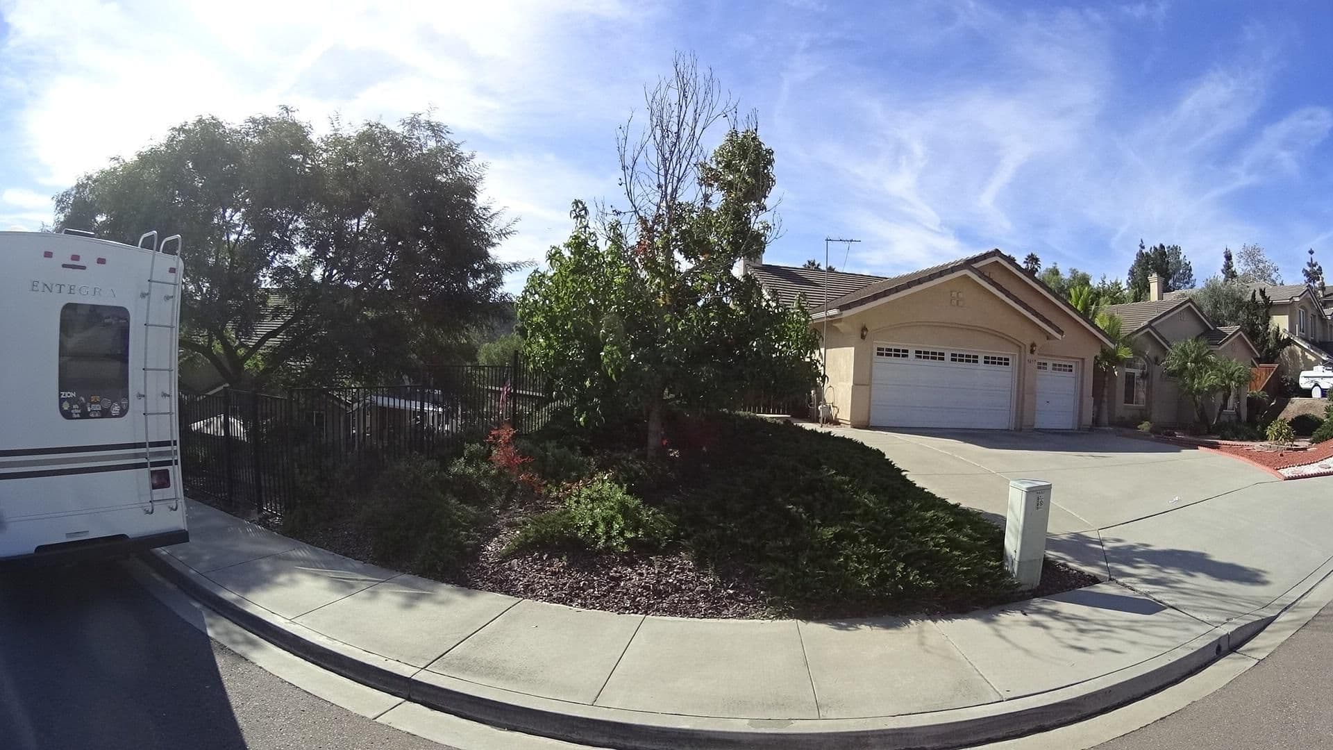 Street view near Anna & Ryan, La Presa — © marker_geo (CC BY-SA · Mapillary)