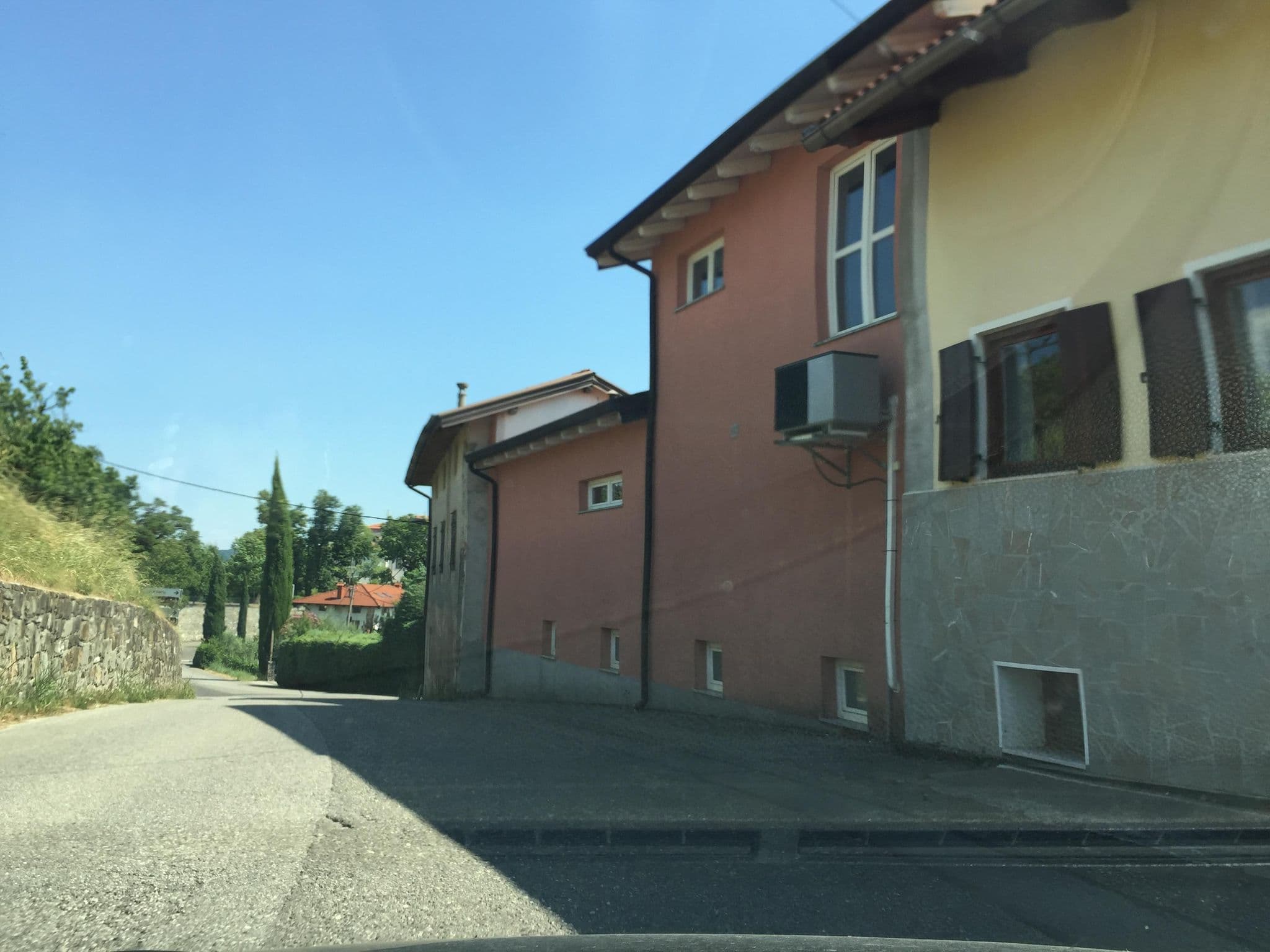 Street view near Alma Vista, Solkan — © igorzo (CC BY-SA · Mapillary)