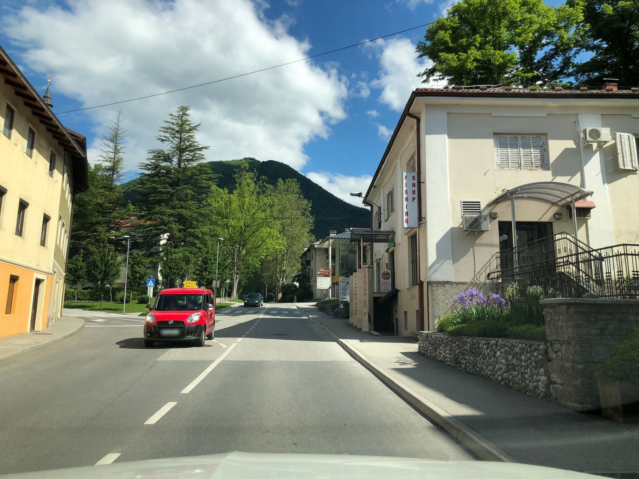 Street view near Orhideja, Tolmin — © derzornigemarkus (CC BY-SA · Mapillary)