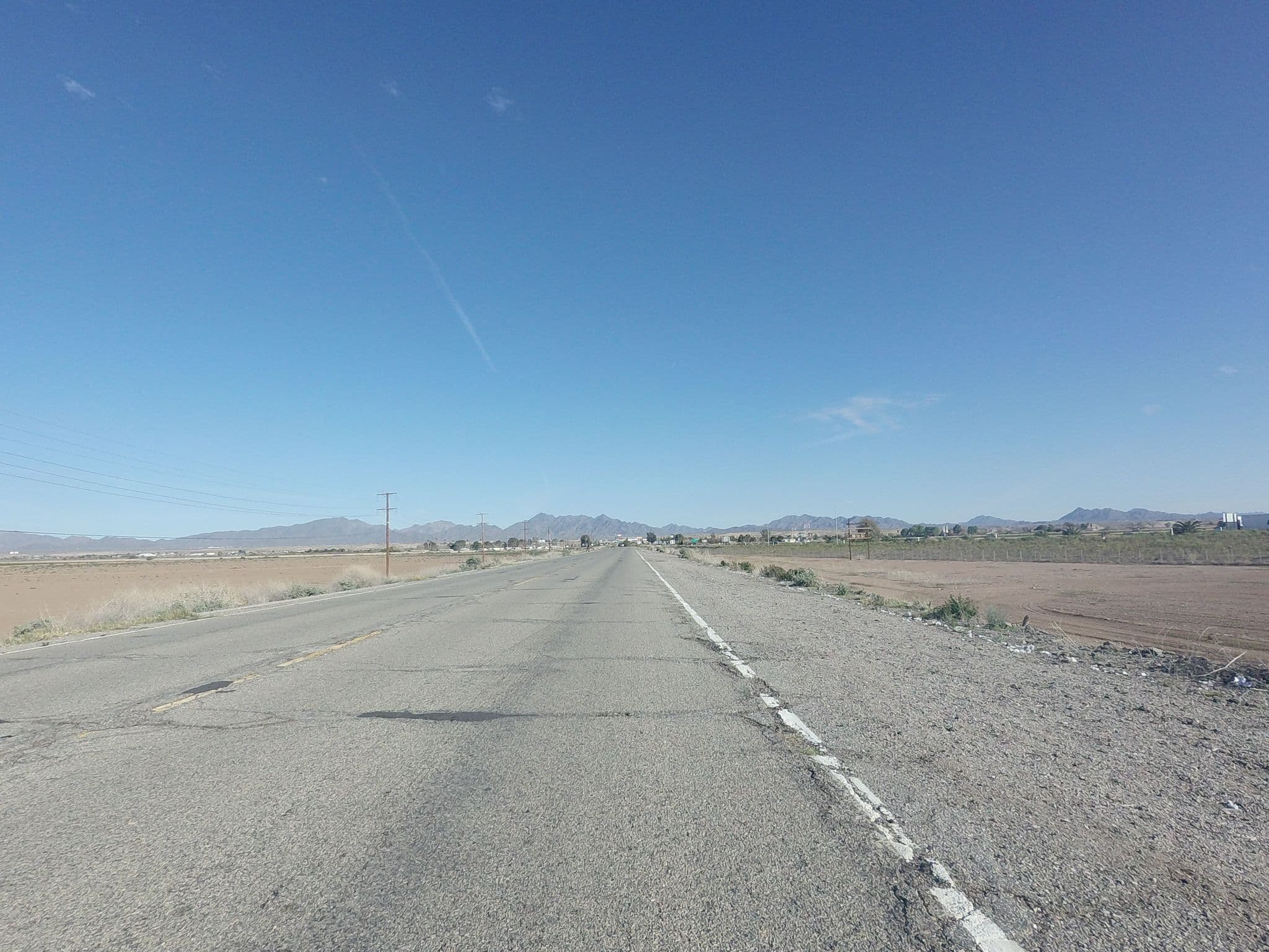 Street view near Rodeway Inn, Ehrenberg — © hshearer (CC BY-SA · Mapillary)