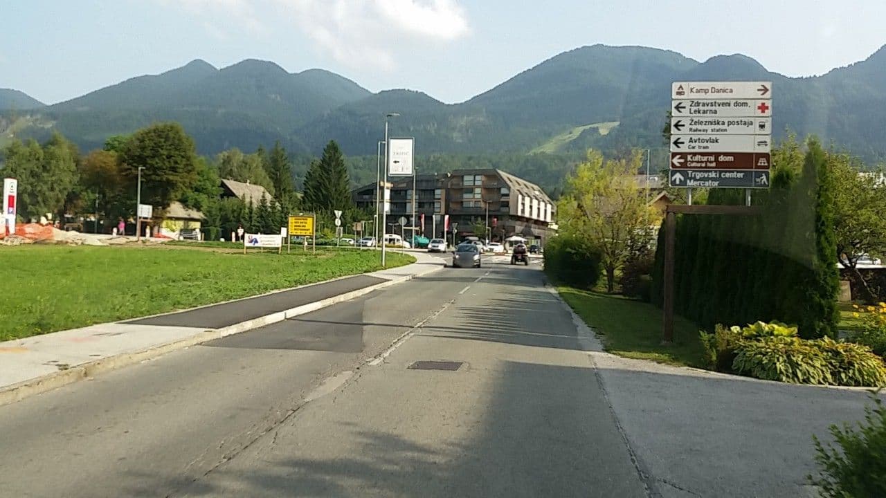 Street view near Apartments Francka, Bohinjska Bistrica — © rab (CC BY-SA · Mapillary)