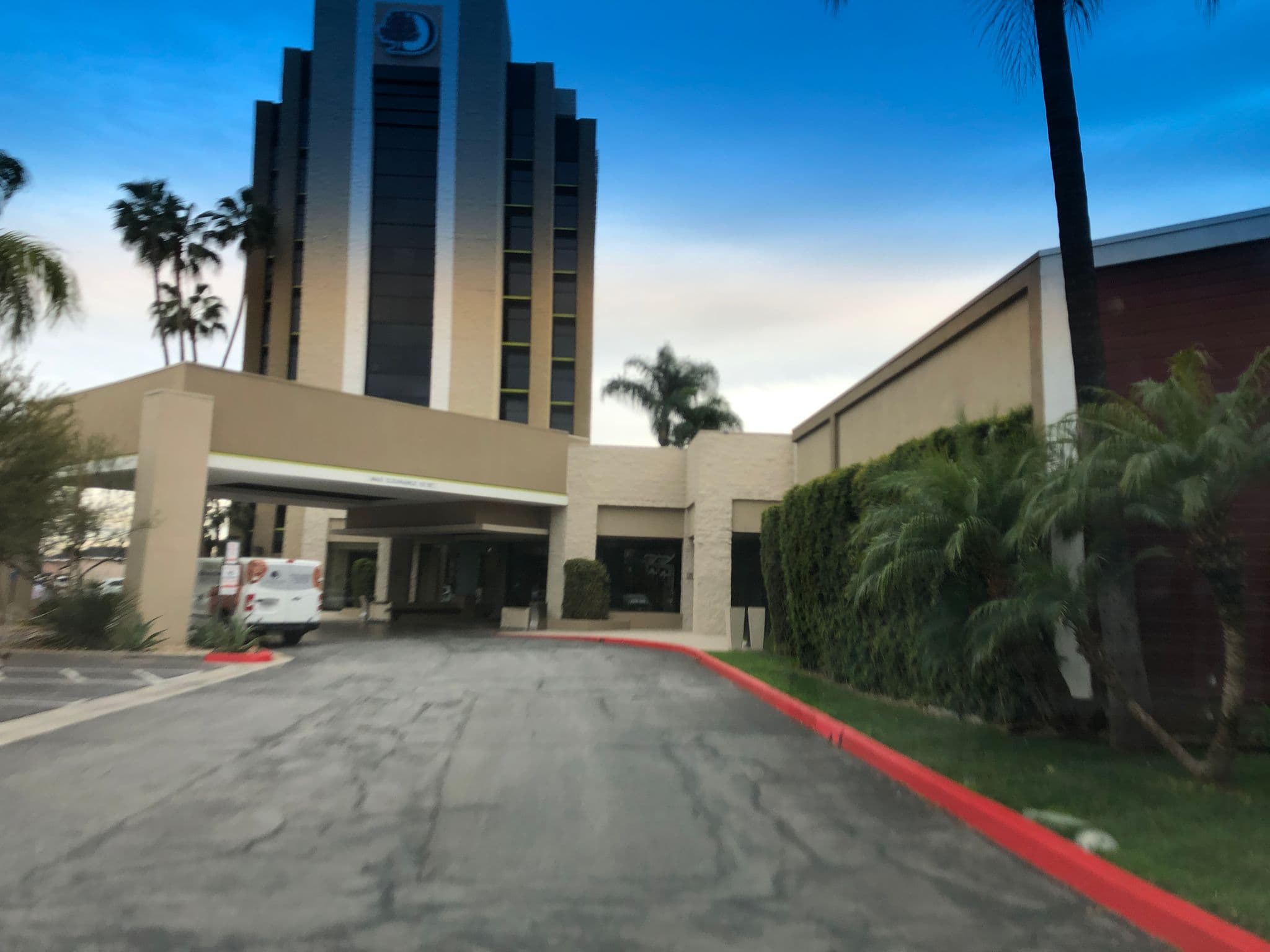 Street view near Doubletree Pool, Arcadia — © jennyluisa96 (CC BY-SA · Mapillary)