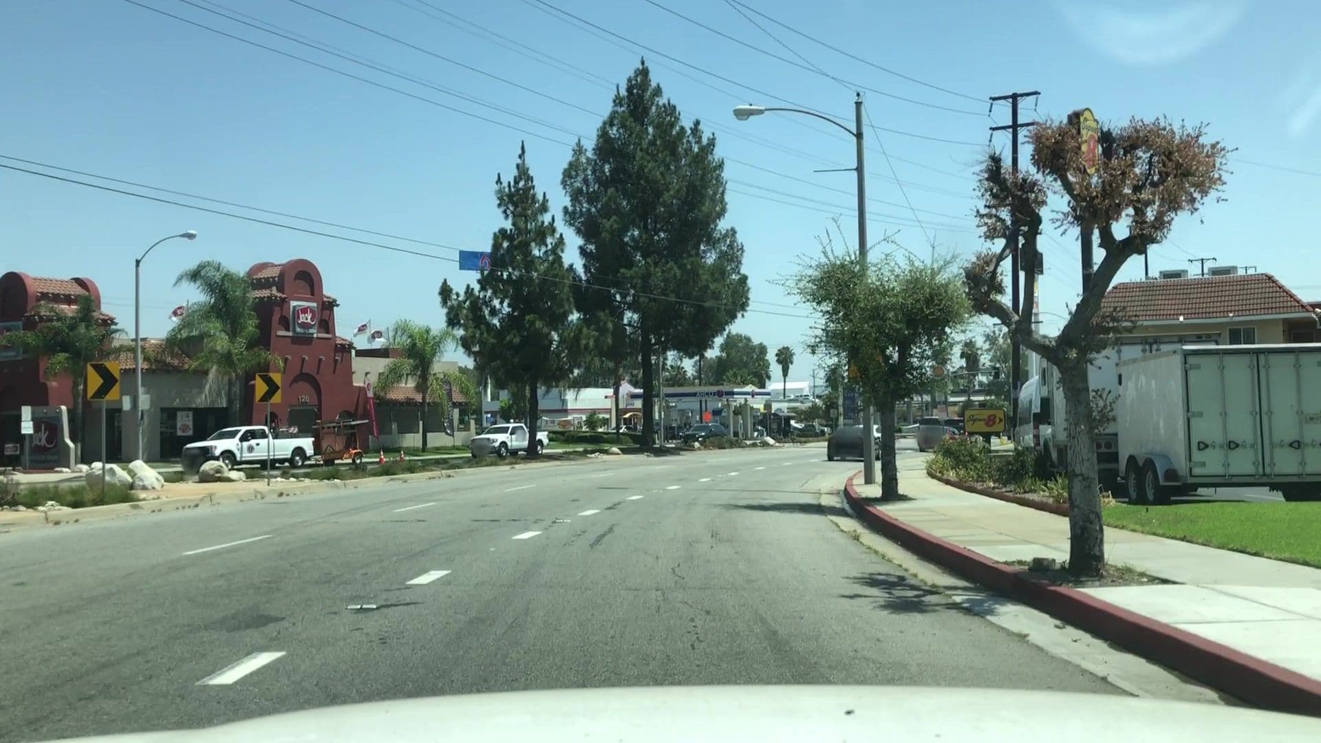 Street view near Super 8, Azusa — © lvl5 (CC BY-SA · Mapillary)
