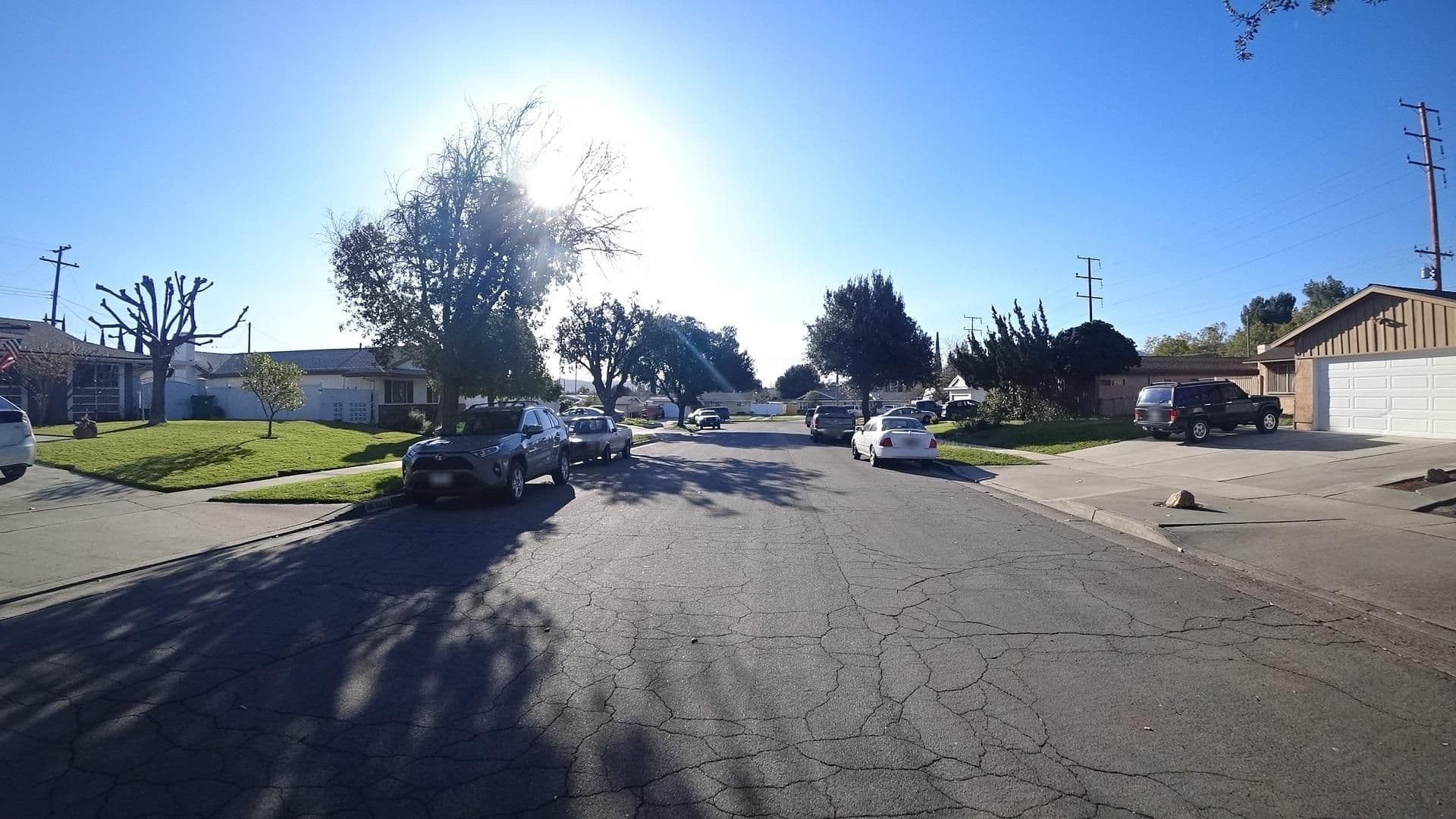 Street view near Campbell Clan Castle, Corona — © marker_geo (CC BY-SA · Mapillary)