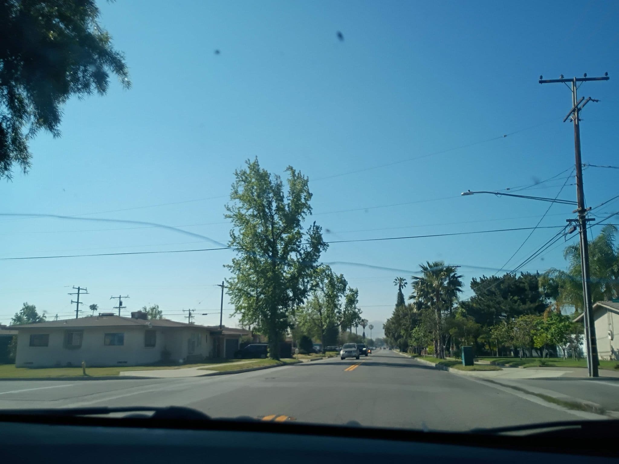 Street view near In My Bed, Fontana — © inlandurbanist (CC BY-SA · Mapillary)