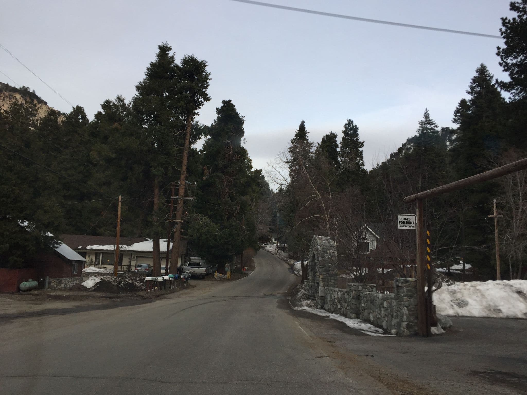 Street view near Big Falls Cabins, Yucaipa — © teemsaj (CC BY-SA · Mapillary)