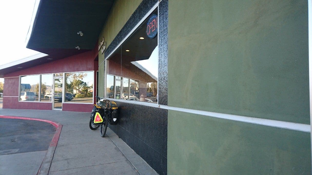 Street view near Green Tree Inn, Mountain View Acres — © voschix (CC BY-SA · Mapillary)