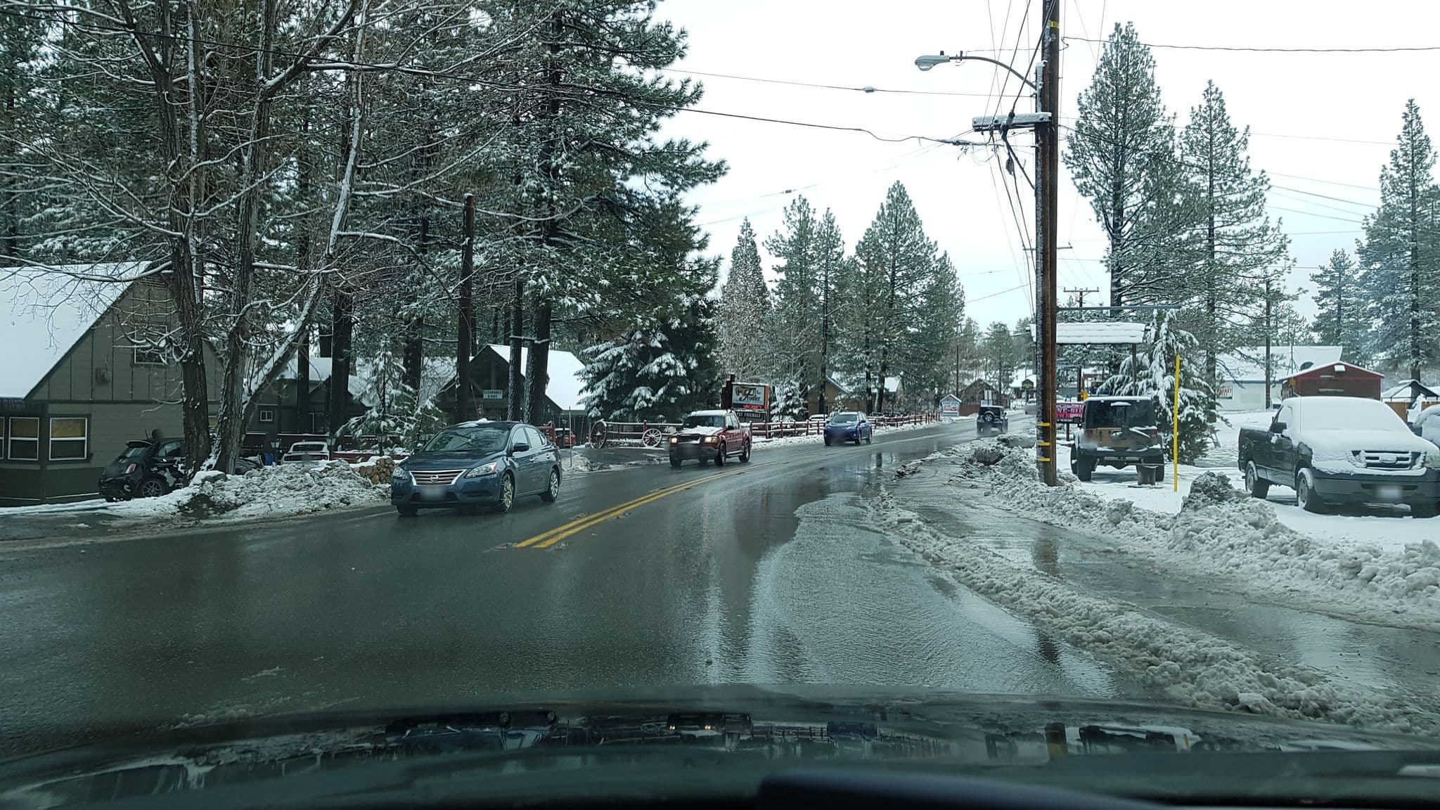 Street view near Big Bear Lodge, Big Bear Lake — © igorzo (CC BY-SA · Mapillary)