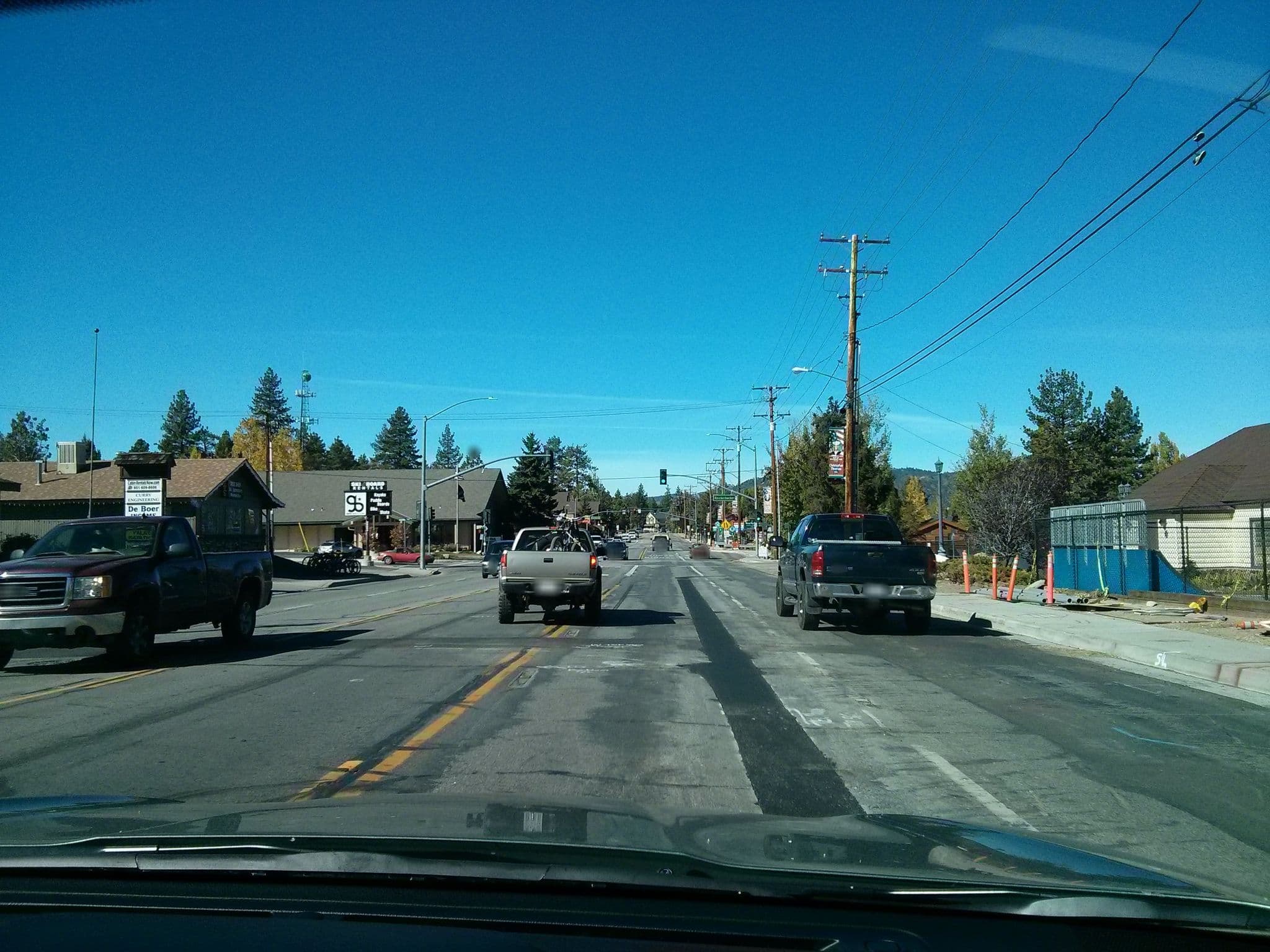 Street view near Kleine Haus Lodge, Big Bear Lake — © elsaturnino (CC BY-SA · Mapillary)