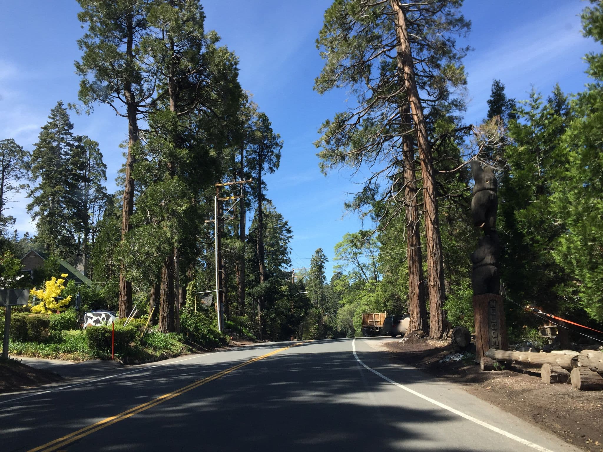 Street view near Hidden Creek Lodge, Lake Arrowhead — © jenmalone666 (CC BY-SA · Mapillary)
