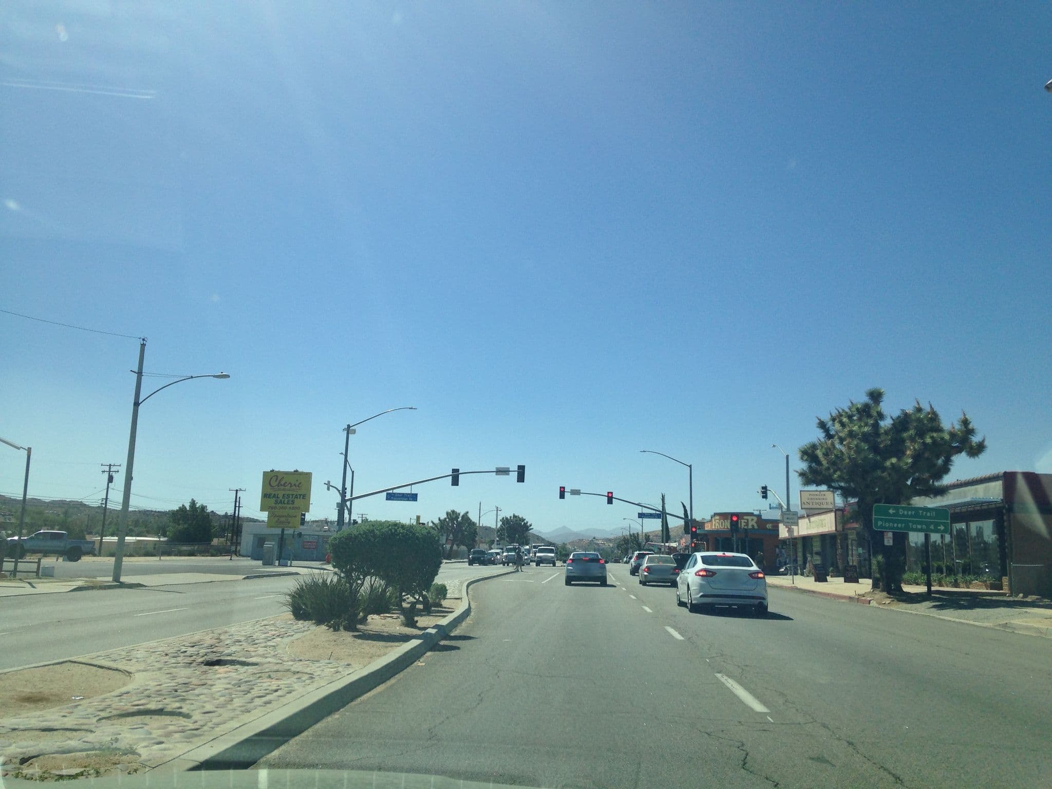 Street view near Hat Rack Motel, Yucca Valley — © teemsaj (CC BY-SA · Mapillary)