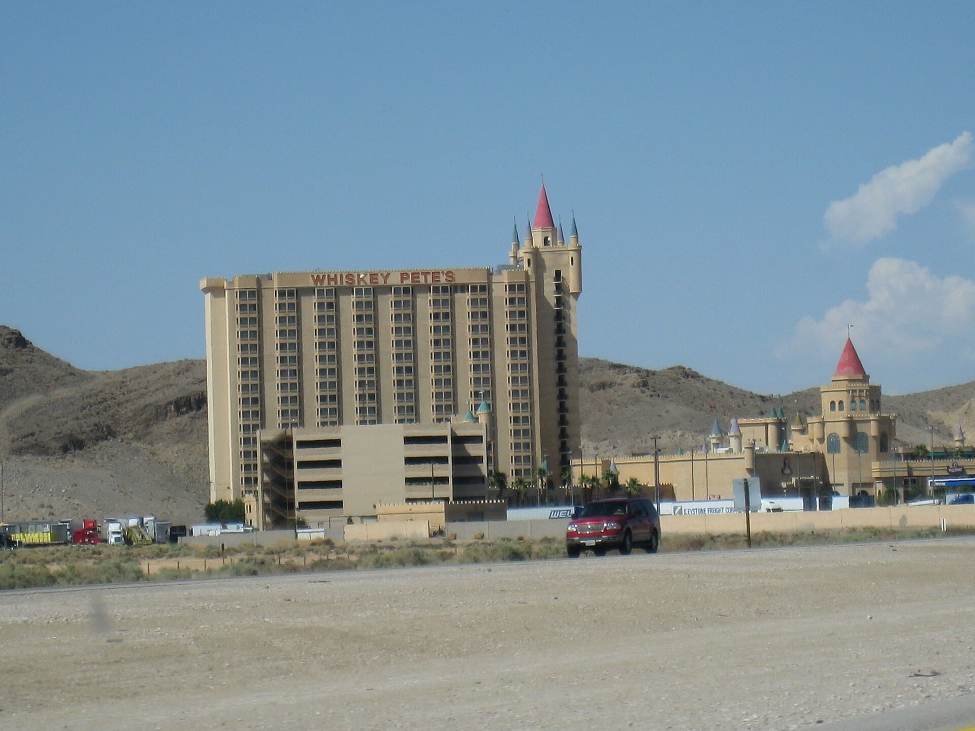 Whiskey Pete's Hotel & Casino (via Wikimedia Commons, CC BY 2.0)