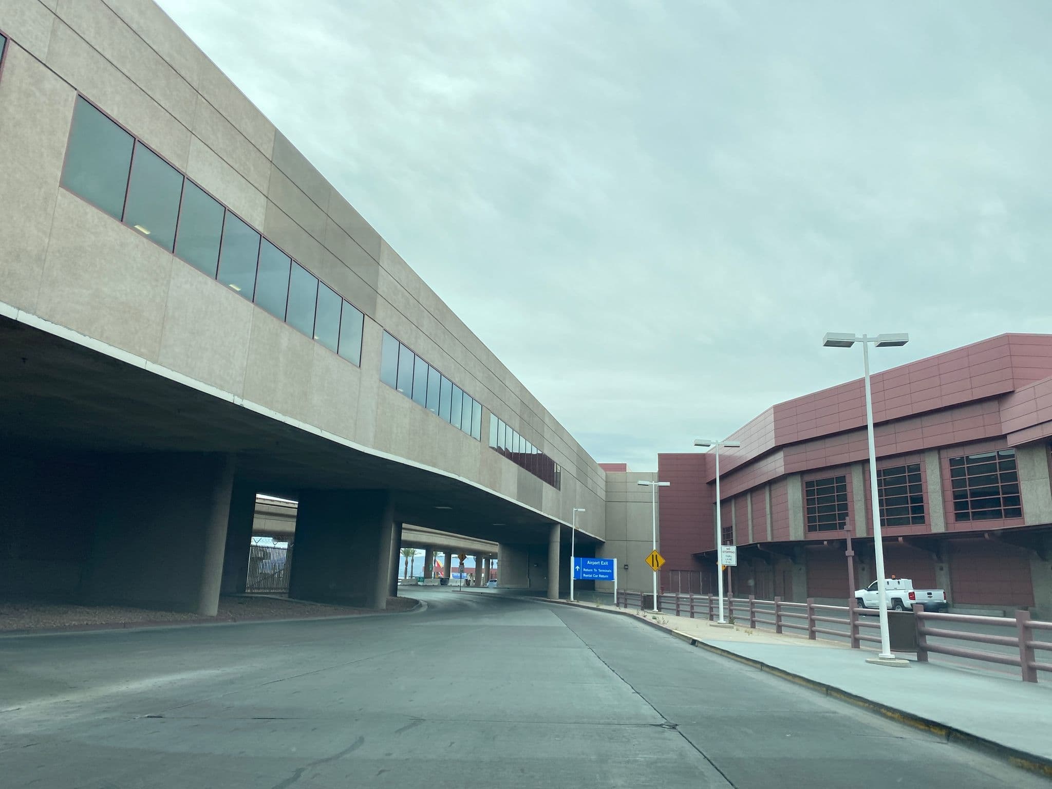 Street view near MGM Signature Suites Airport Check-In, Paradise — © matsayz (CC BY-SA · Mapillary)