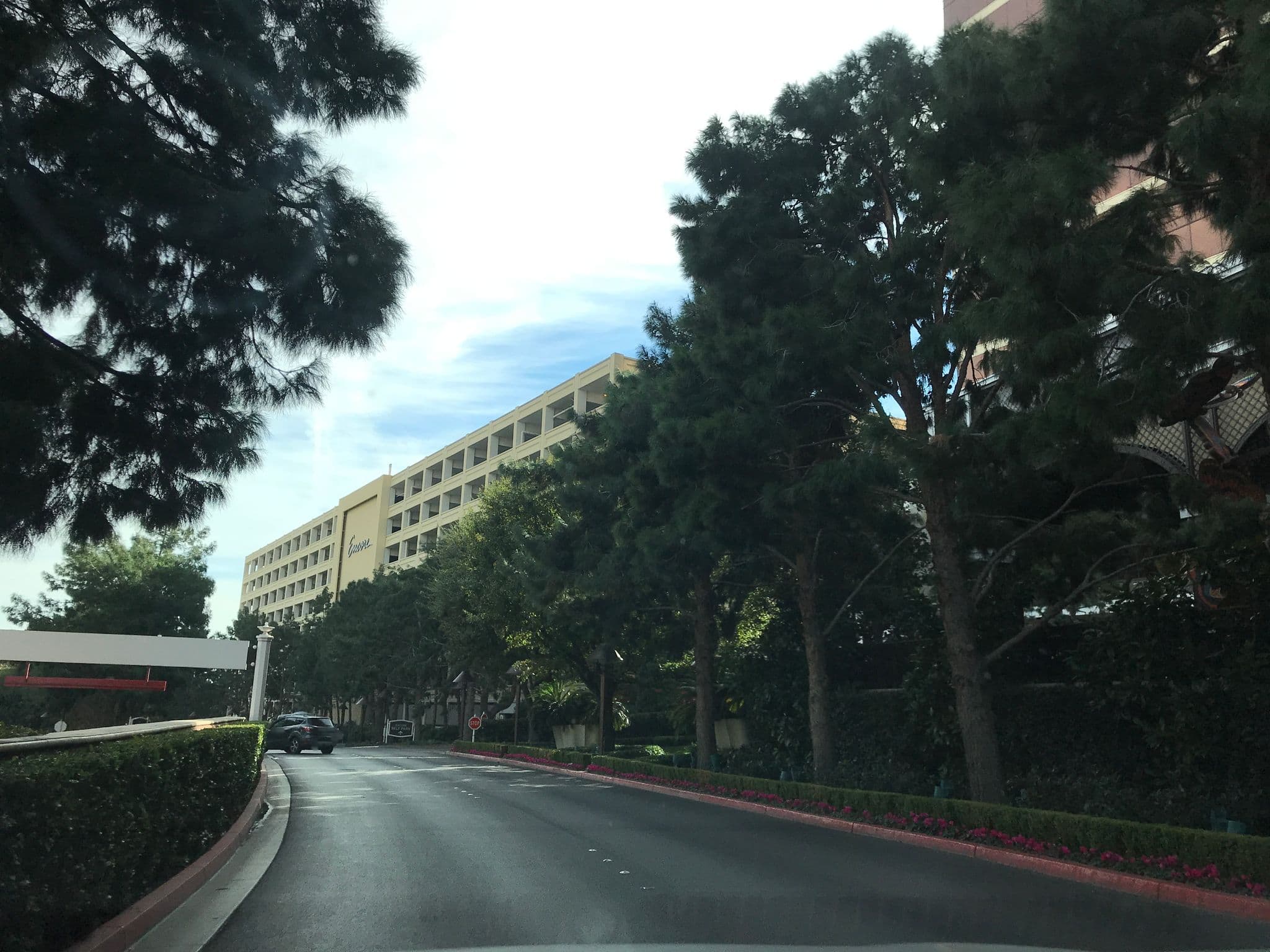 Street view near Encore Valet, Paradise — © jpbass31 (CC BY-SA · Mapillary)
