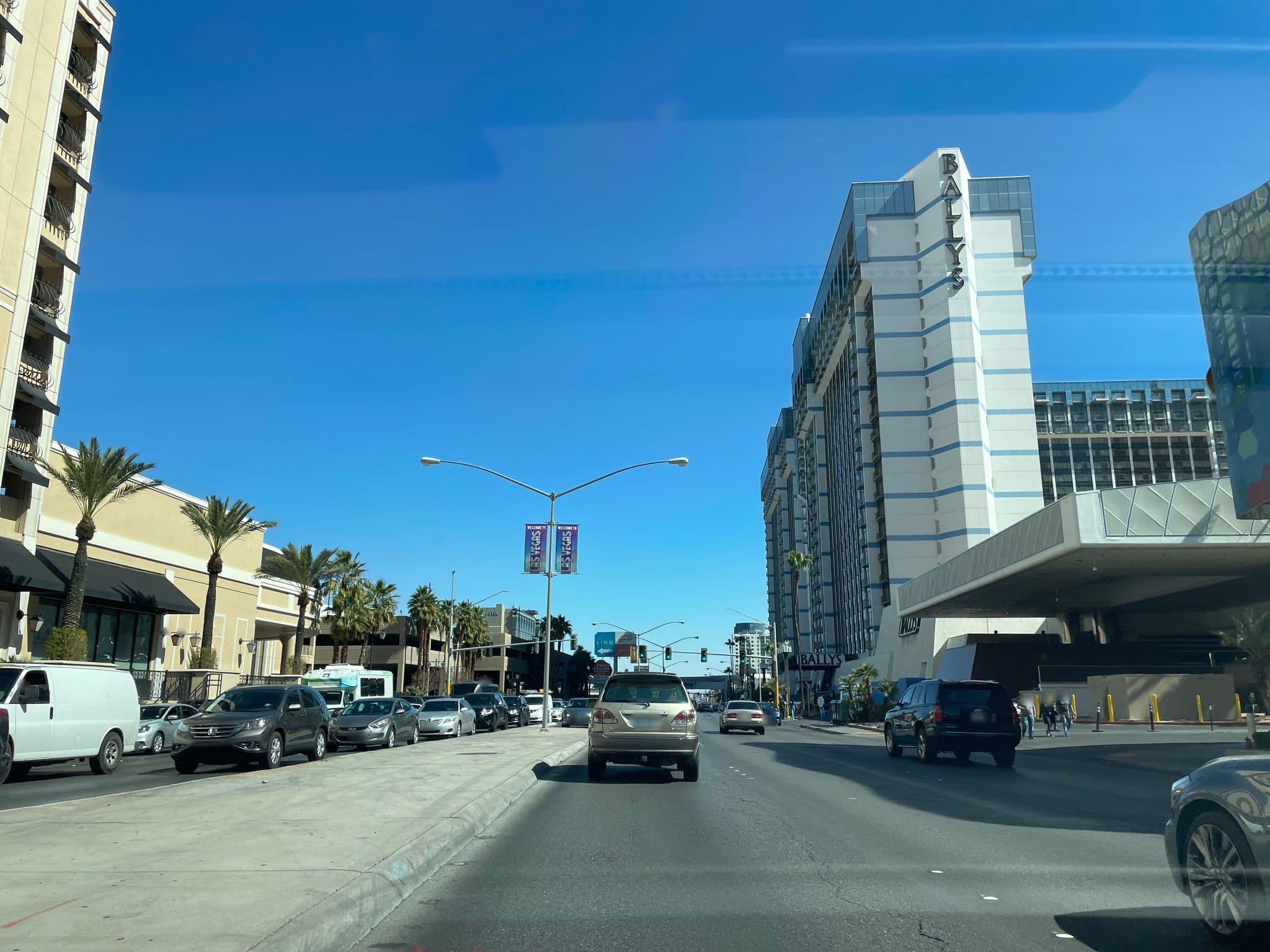 Street view near Bally's room 5524, Paradise — © matsayz (CC BY-SA · Mapillary)