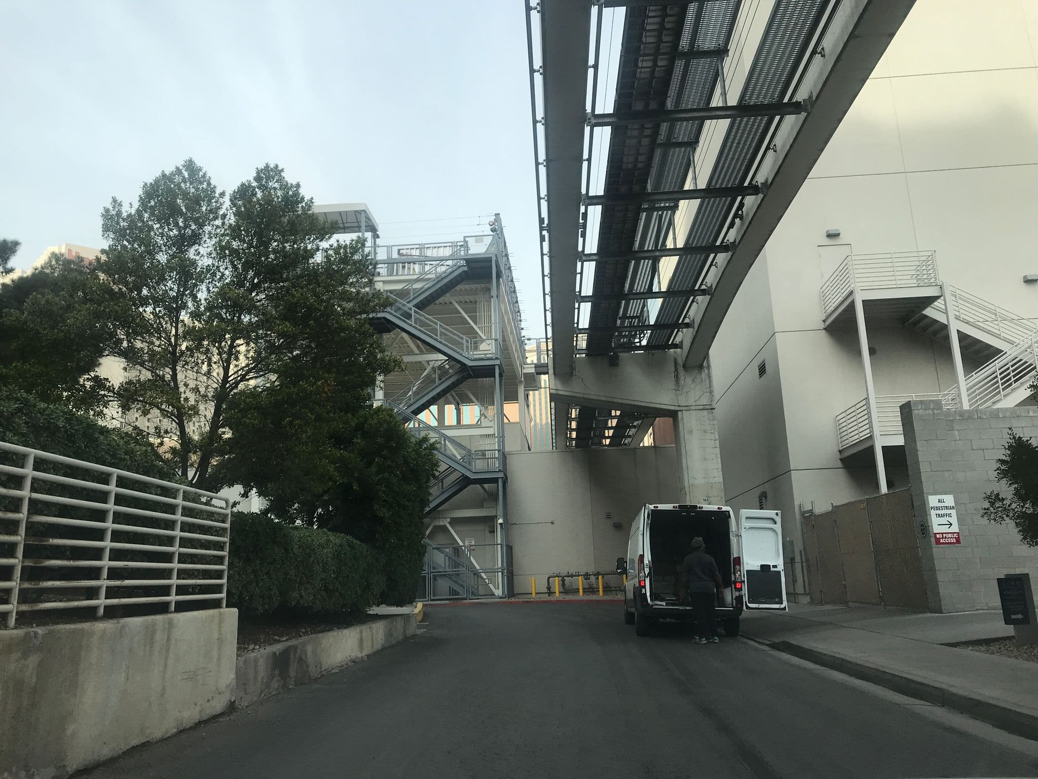 Street view near Ocean Beach Creep- Vegas Room, Paradise — © mkhoward9 (CC BY-SA · Mapillary)