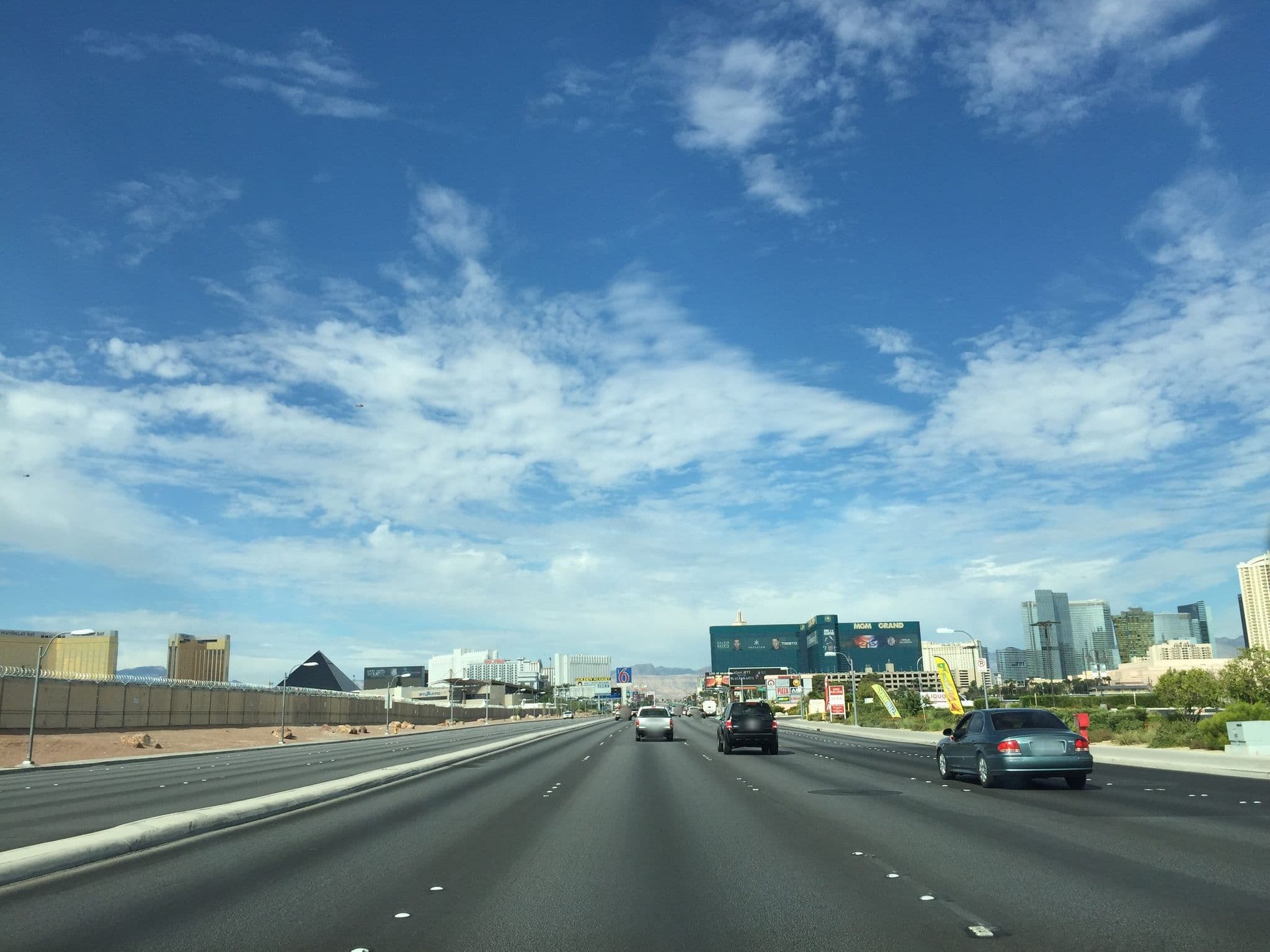 Street view near Mandarin Oriental S550, Paradise — © canadarunner (CC BY-SA · Mapillary)