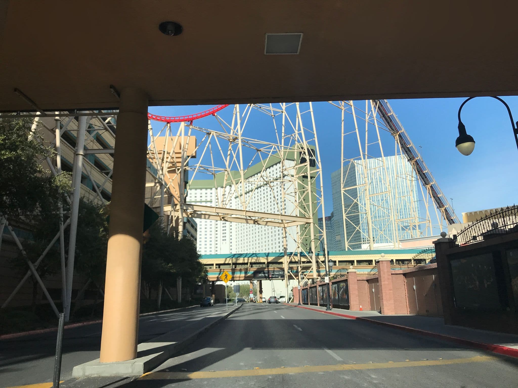 Street view near New York New York Spa Suite, Paradise — © amandamims (CC BY-SA · Mapillary)