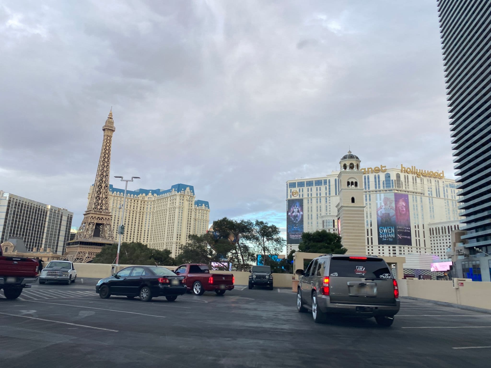 Street view near Orem Suite The Cosmopolitan Hotel, Paradise — © matsayz (CC BY-SA · Mapillary)