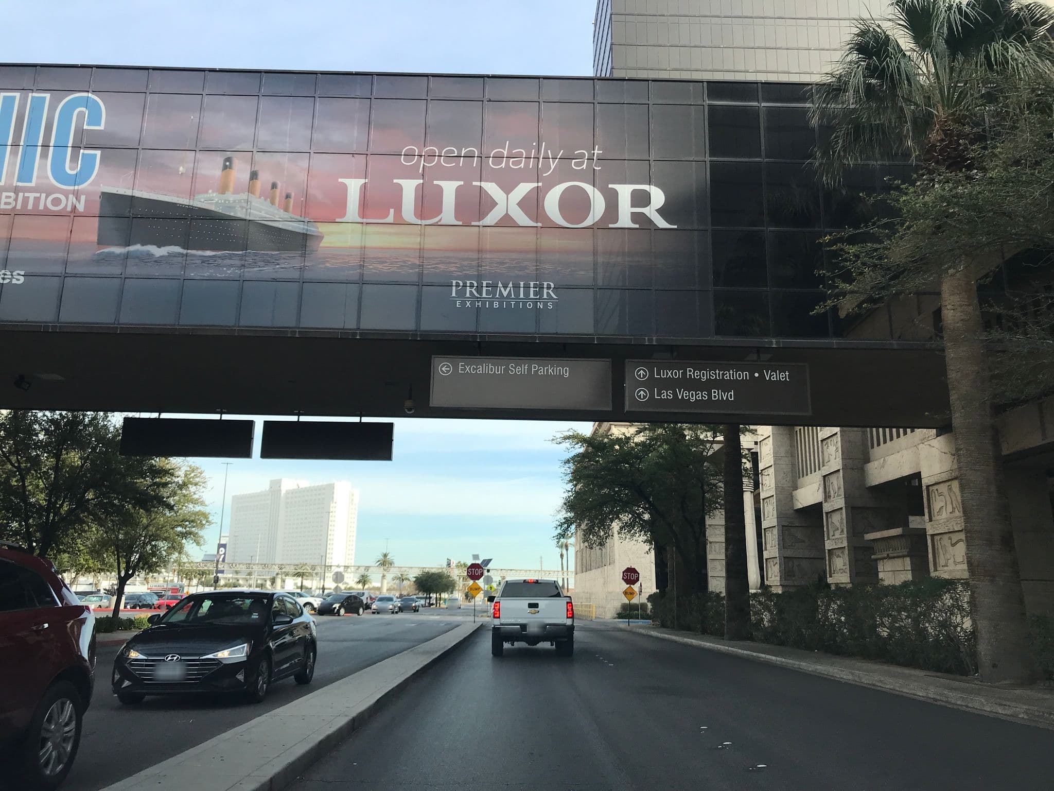 Street view near Grandview At LUXOR Entry, Paradise — © amandamims (CC BY-SA · Mapillary)