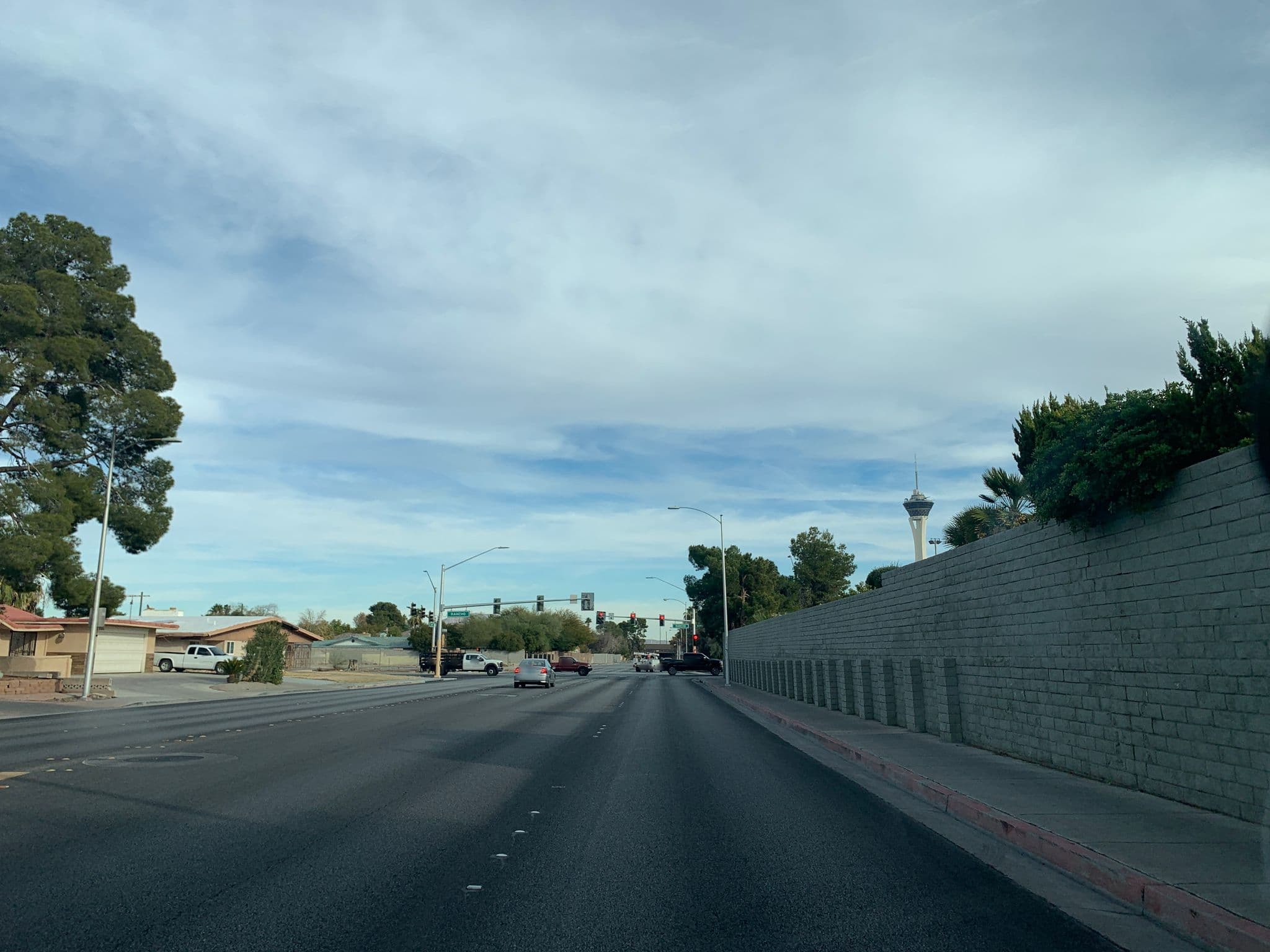 Street view near David’s Airbnb, Las Vegas — © joeykimmy26 (CC BY-SA · Mapillary)