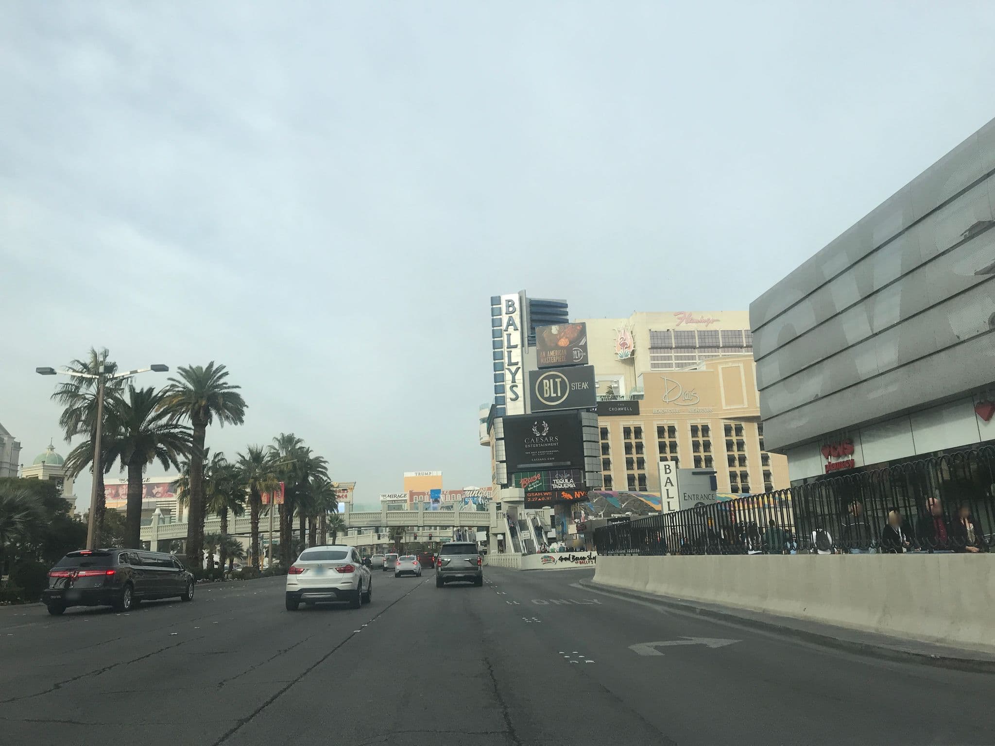 Street view near Bally's 66th Floor South Tower Suites, Paradise — © mkhoward9 (CC BY-SA · Mapillary)
