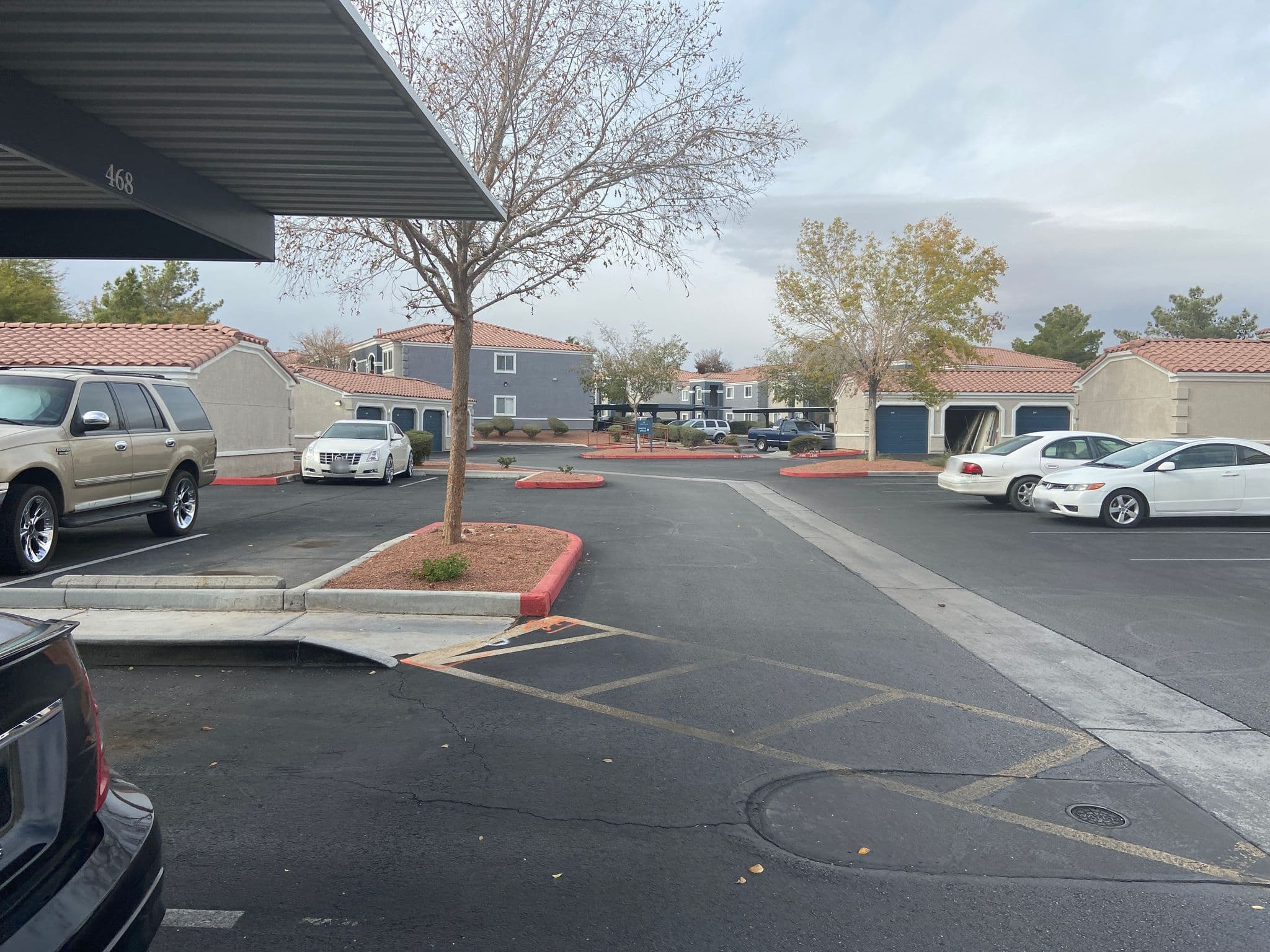 Street view near Loma Vista Apartments, North Las Vegas — © moneymich (CC BY-SA · Mapillary)
