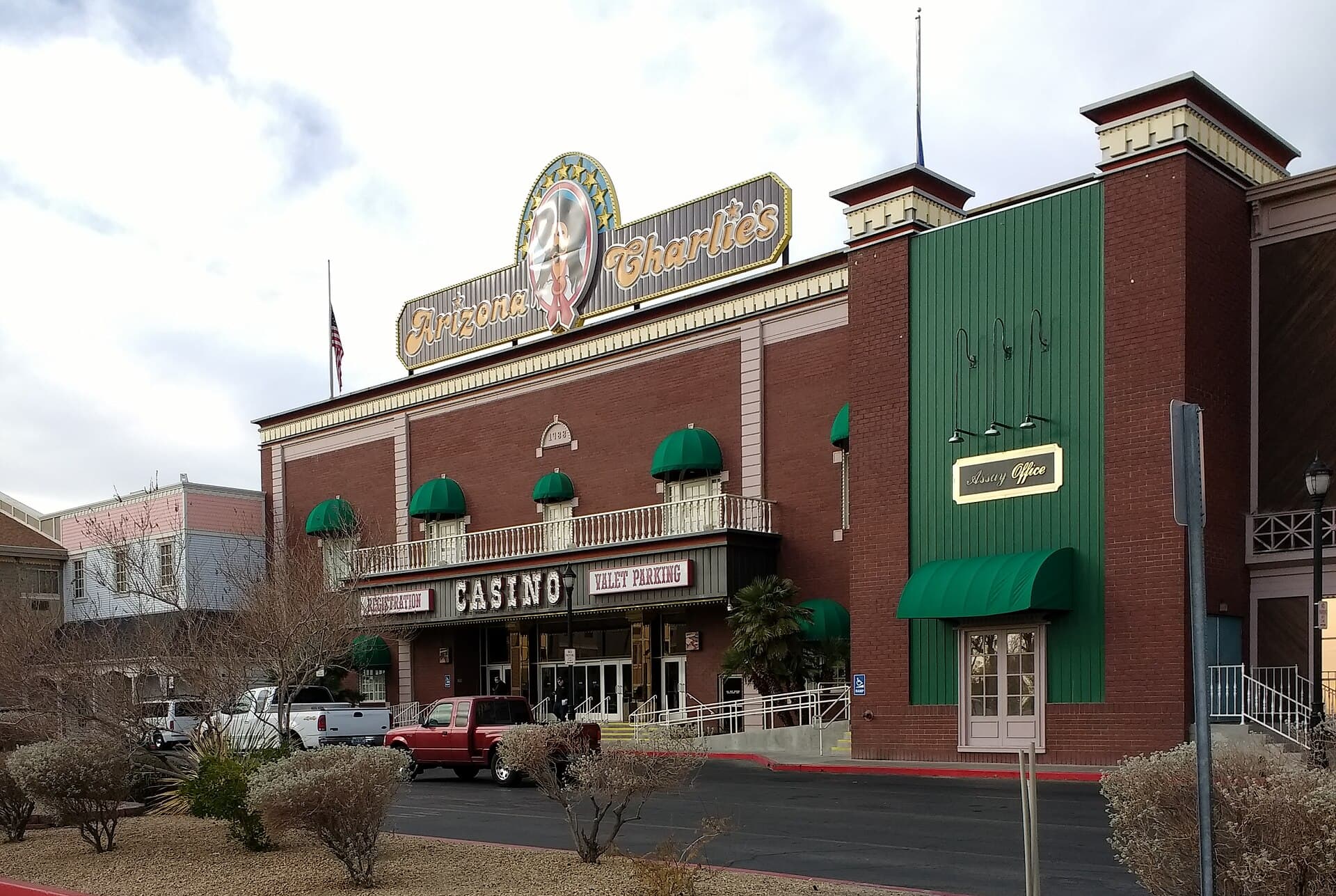 Arizona Charlie's (via Wikimedia Commons, CC0)