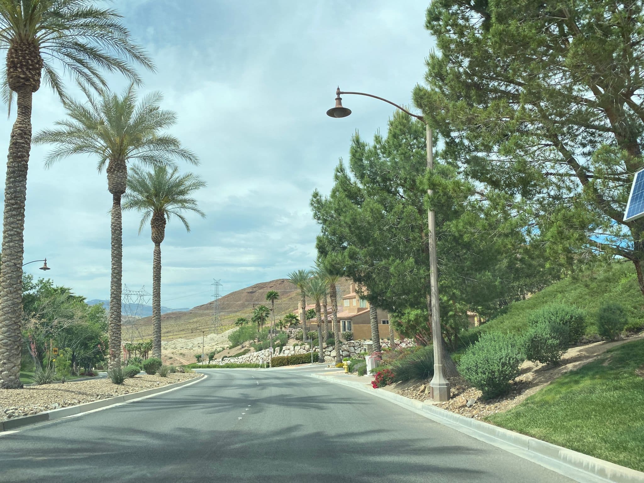 Street view near Ravella Fire Pit, Henderson — © matsayz (CC BY-SA · Mapillary)