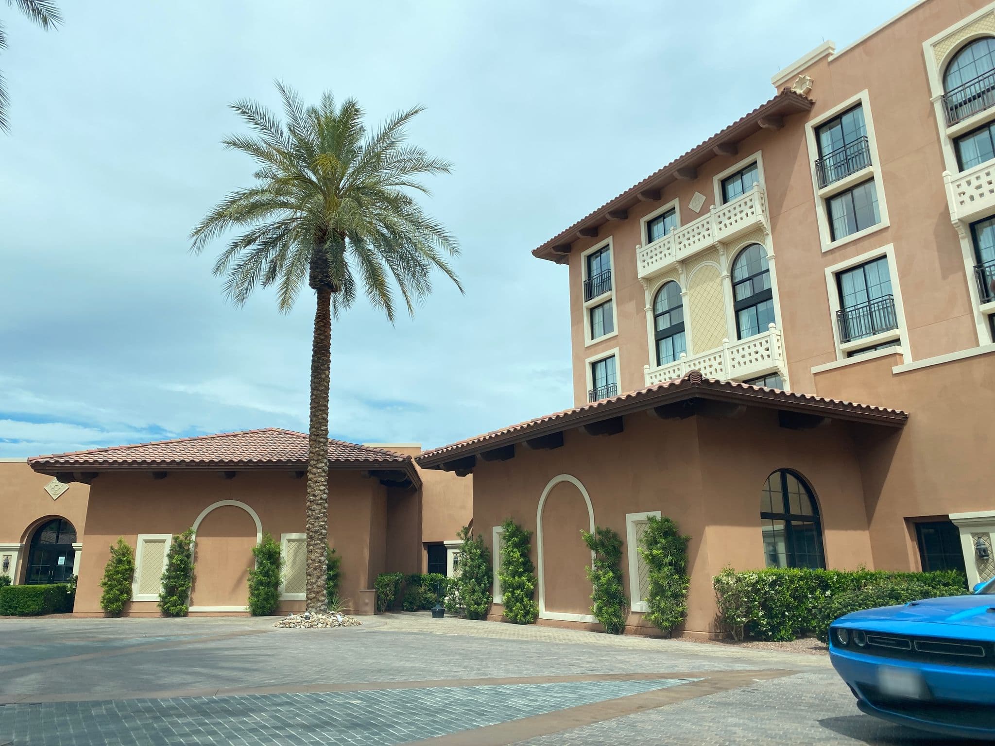 Street view near Arabesque Lounge, Henderson — © matsayz (CC BY-SA · Mapillary)