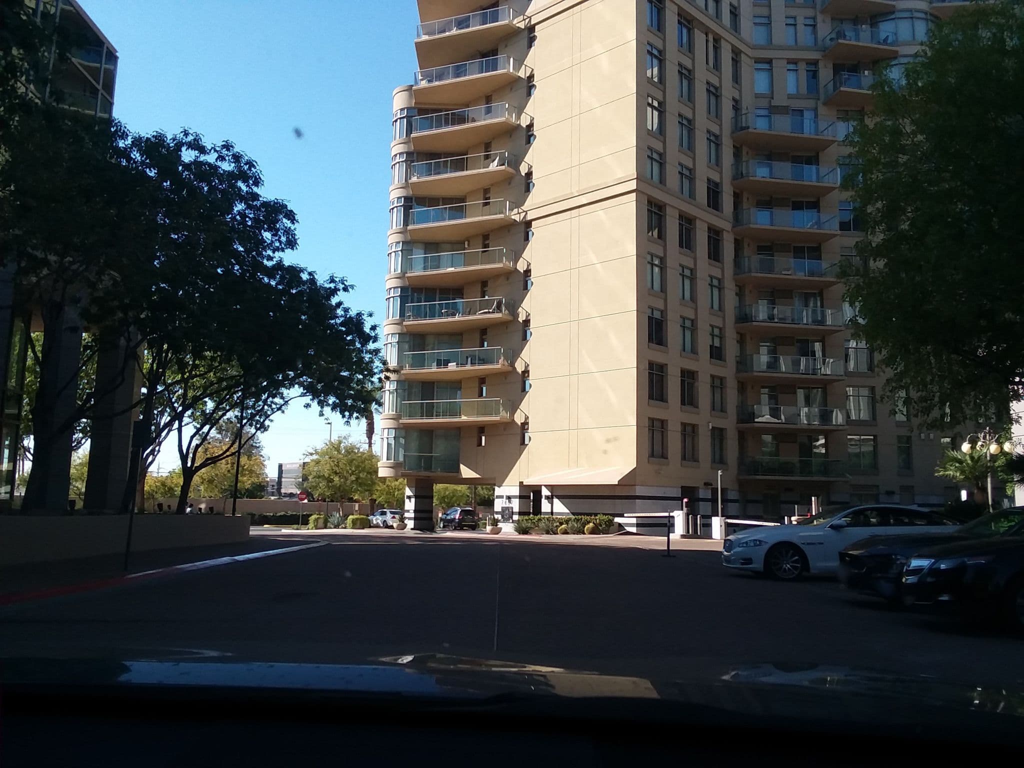 Street view near Camby Pool Deck, Encanto — © shovie80 (CC BY-SA · Mapillary)