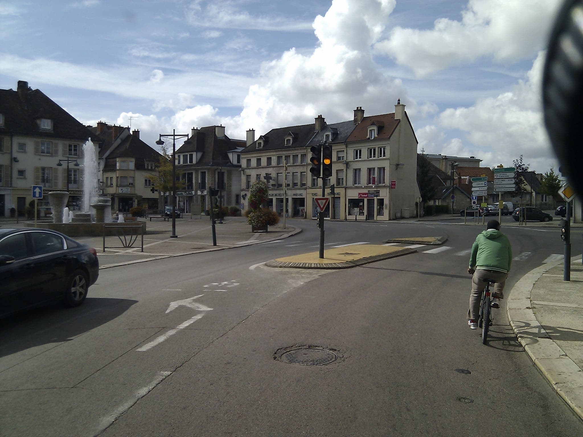 Street view near Le Saint Vorles, Châtillon-sur-Seine — © mprins (CC BY-SA · Mapillary)