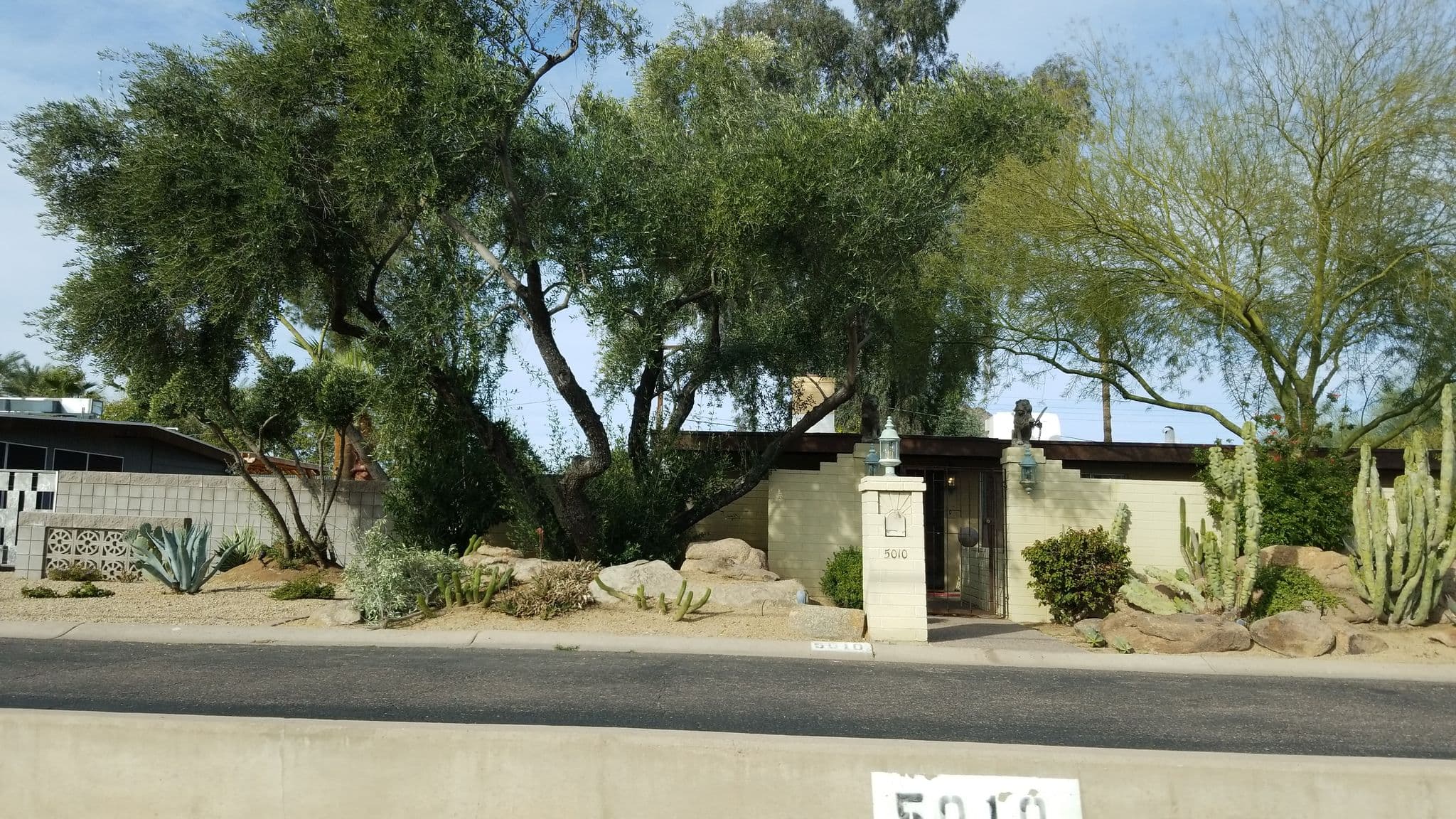 Street view near Chaparral Suites Scottsdale, Scottsdale — © drkludge (CC BY-SA · Mapillary)