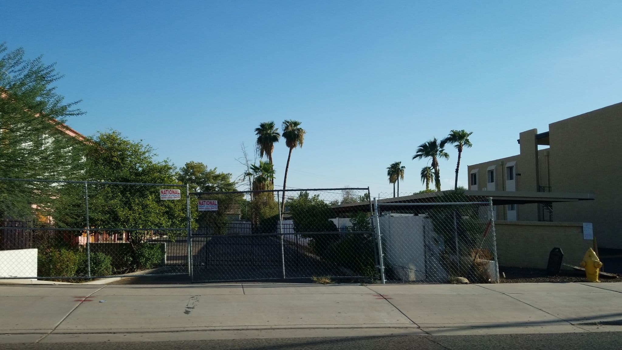 Street view near Hide Away Lodge, Tempe — © drkludge (CC BY-SA · Mapillary)