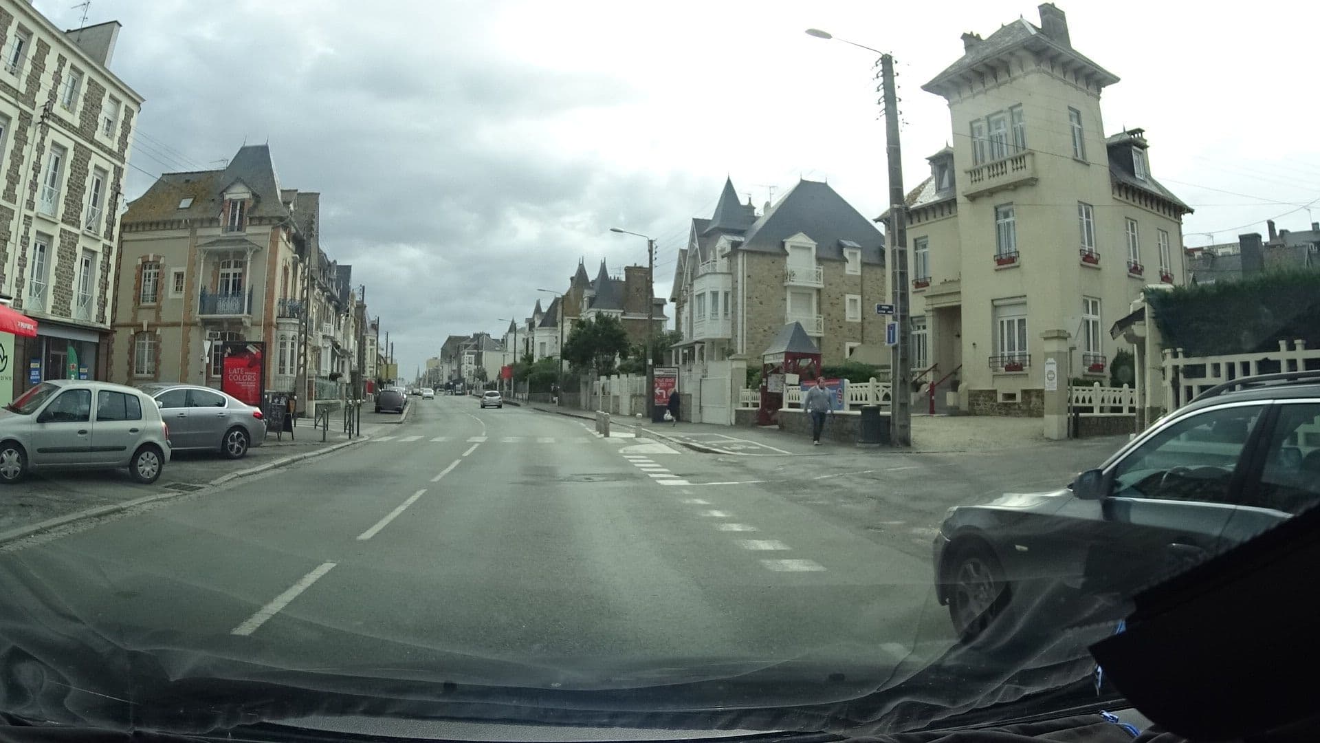 Street view near Hôtel de la Mer, Saint-Malo — © ljbouere (CC BY-SA · Mapillary)